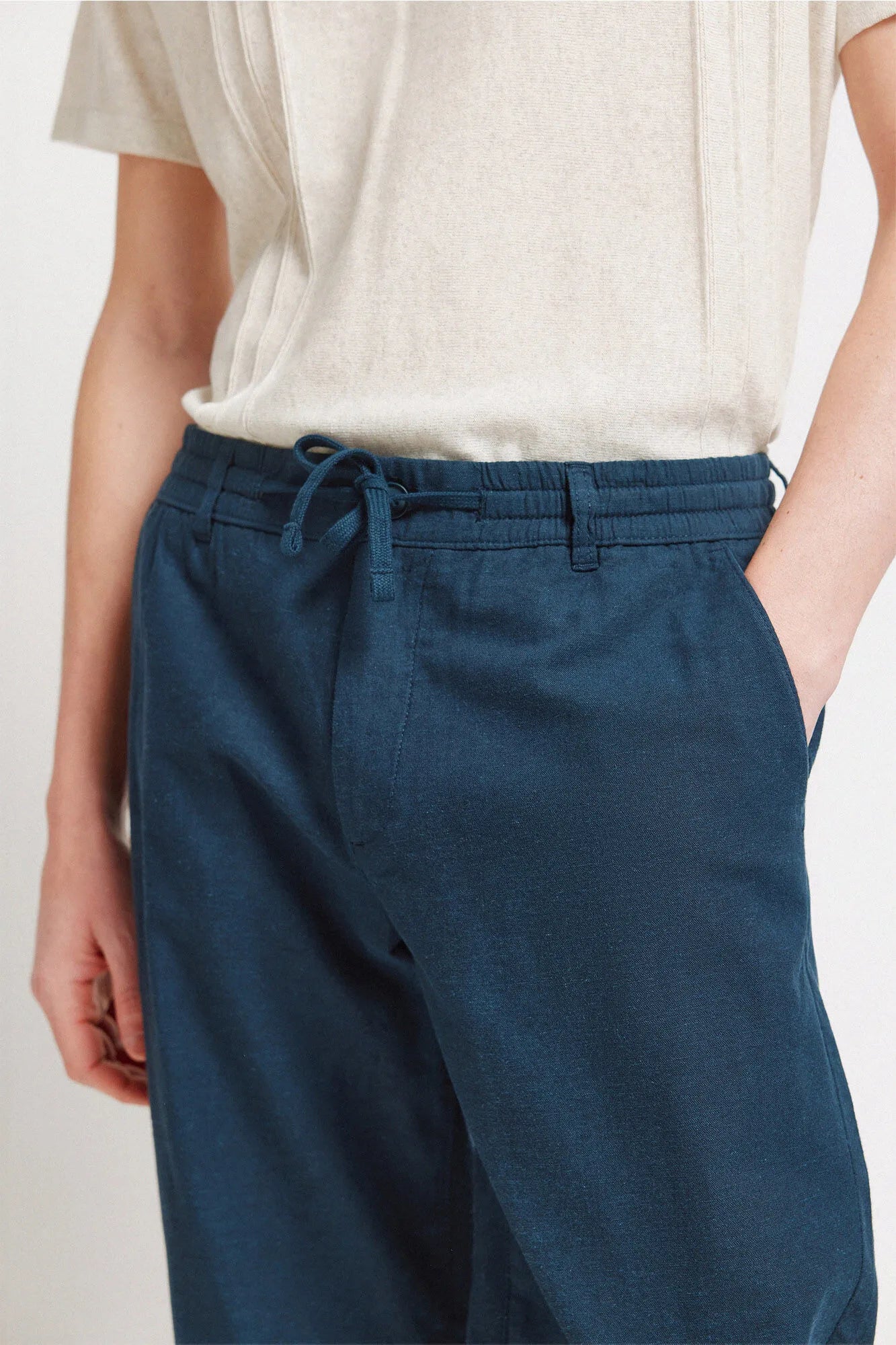 Springfield Blue Men Linen Comfort Fit Chinos SKU: 1553717_11 Image 03