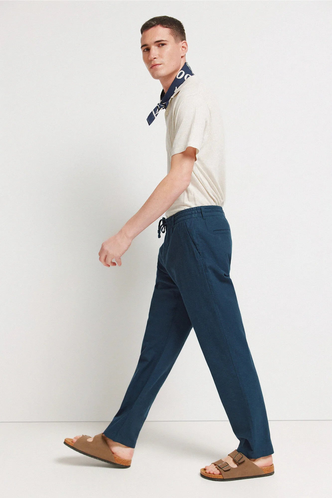 Springfield Blue Men Linen Comfort Fit Chinos SKU: 1553717_11 Image 06
