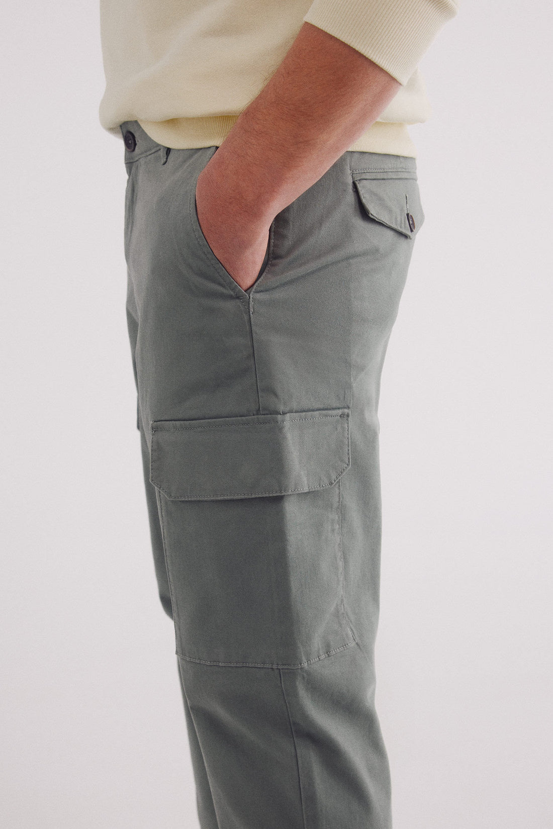 Springfield_Slim Fit Comfort Cargo Chinos_1559339_24_02