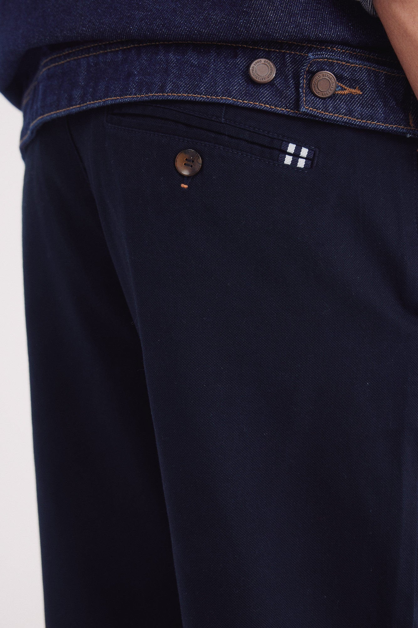 Springfield_Comfort Fit Structured Chinos Trousers_1559342_11_05