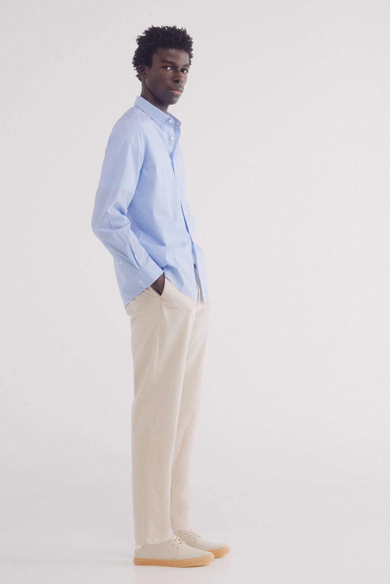 Springfield_Comfort Fit Structured Chinos Trousers_1559342_50_03