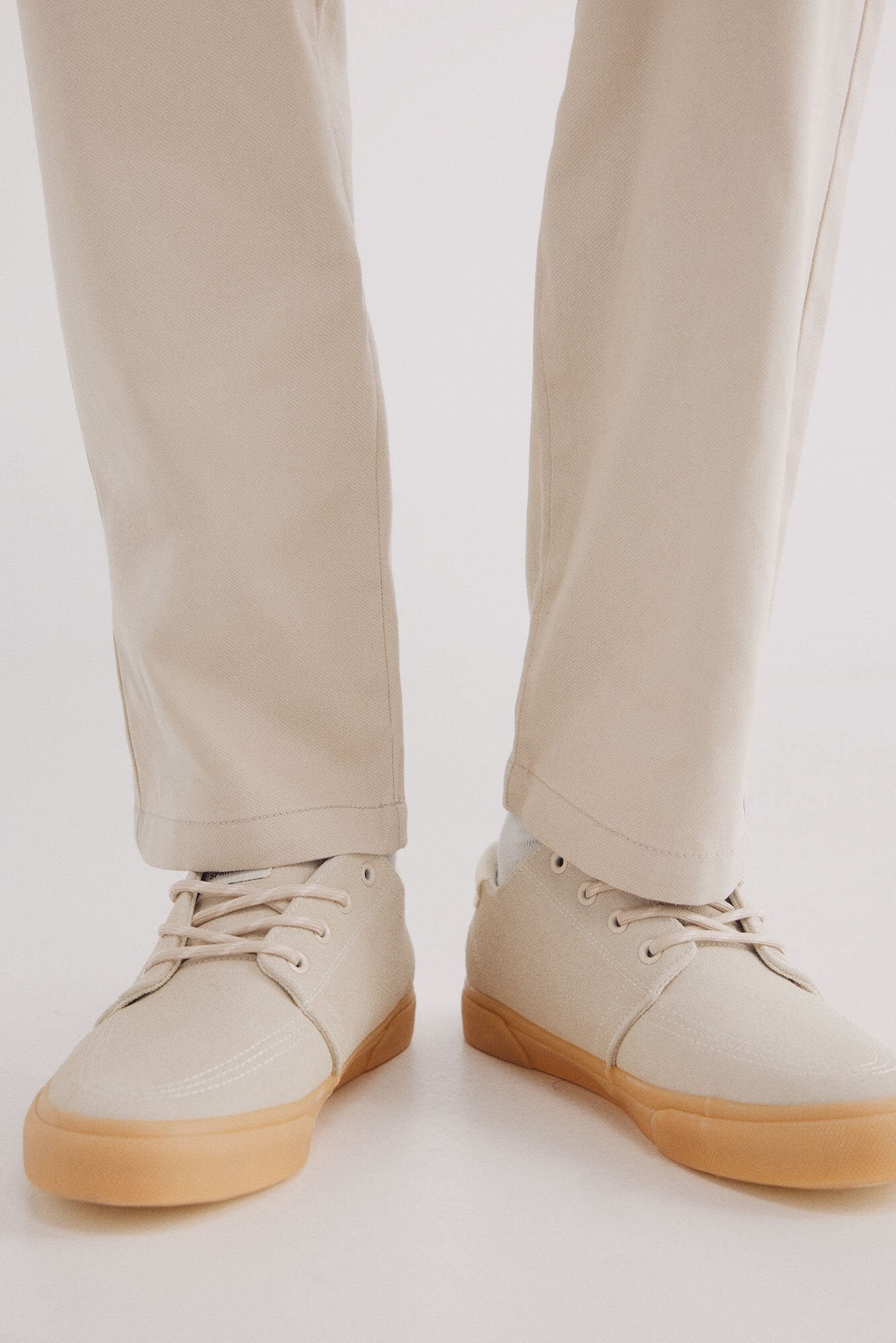 Springfield_Comfort Fit Structured Chinos Trousers_1559342_50_06