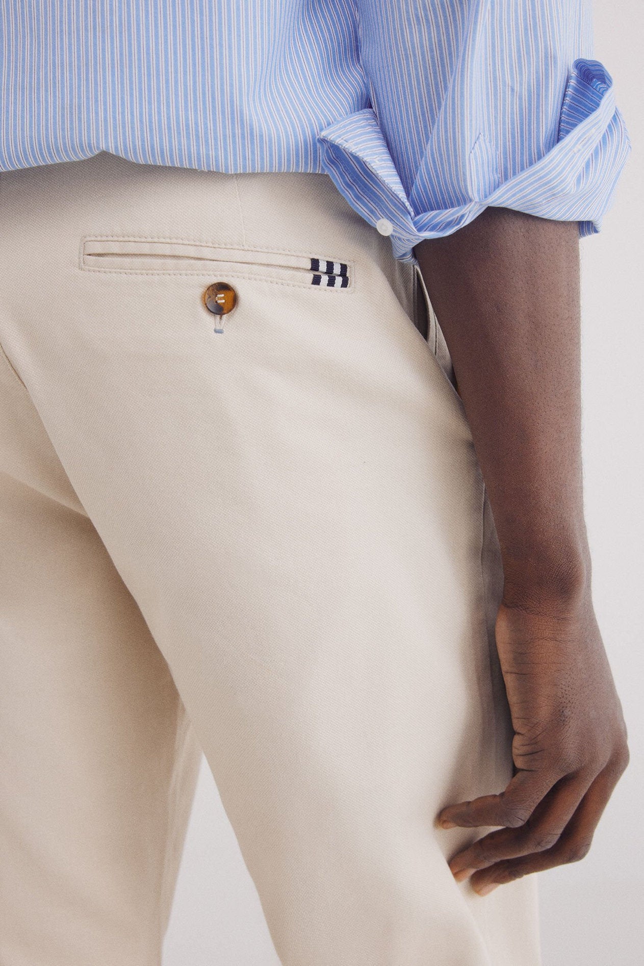 Springfield_Comfort Fit Structured Chinos Trousers_1559342_50_08