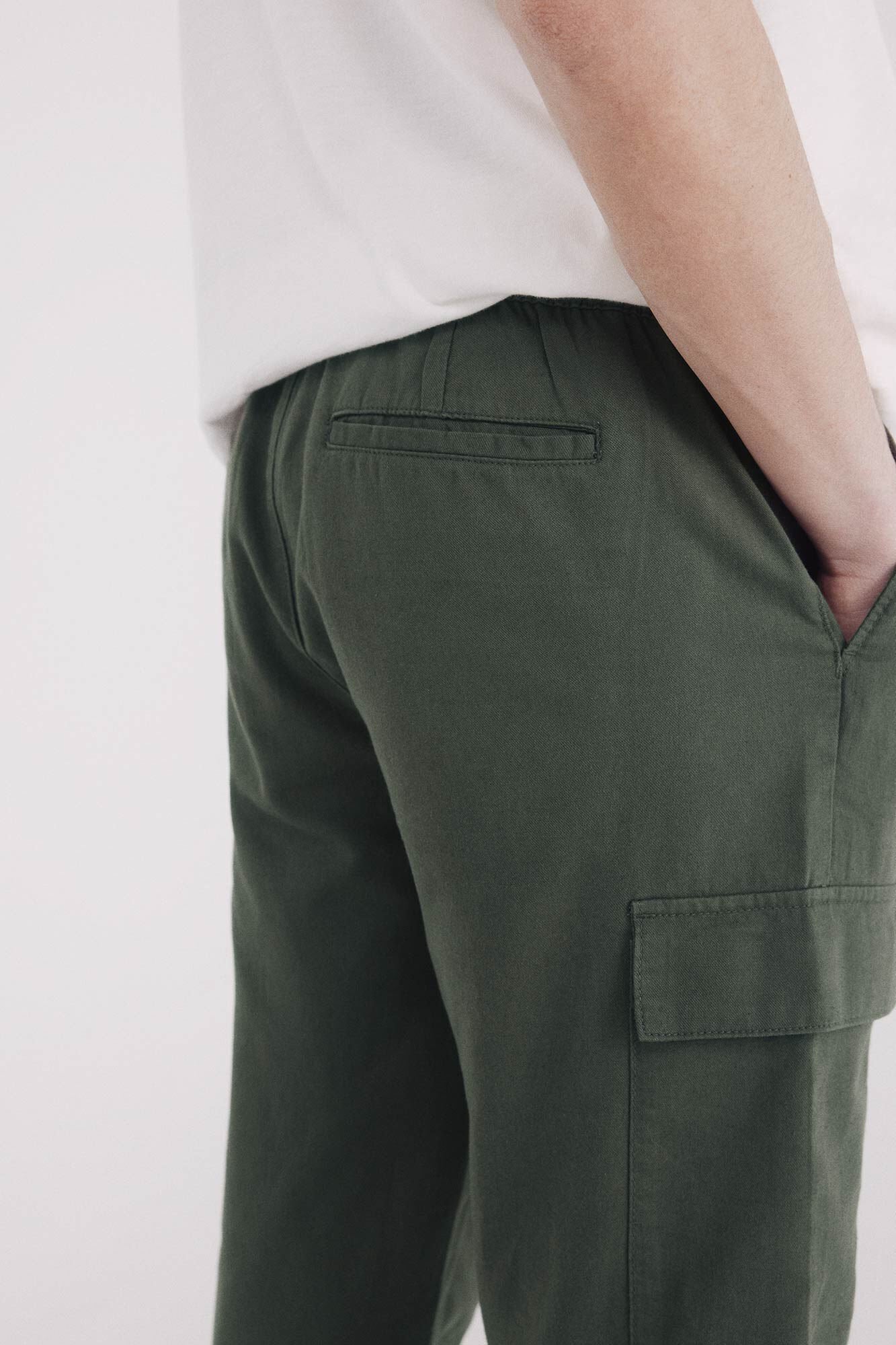 Springfield_Slim Fit Linen Cargo Trousers_1559352_90_05