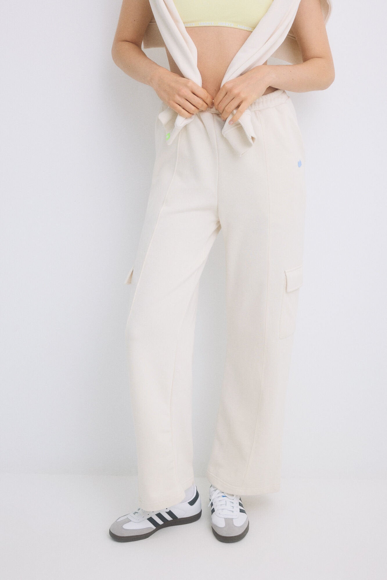 Women Secret_Ivory Terry Flared Trousers_1679333_96_04