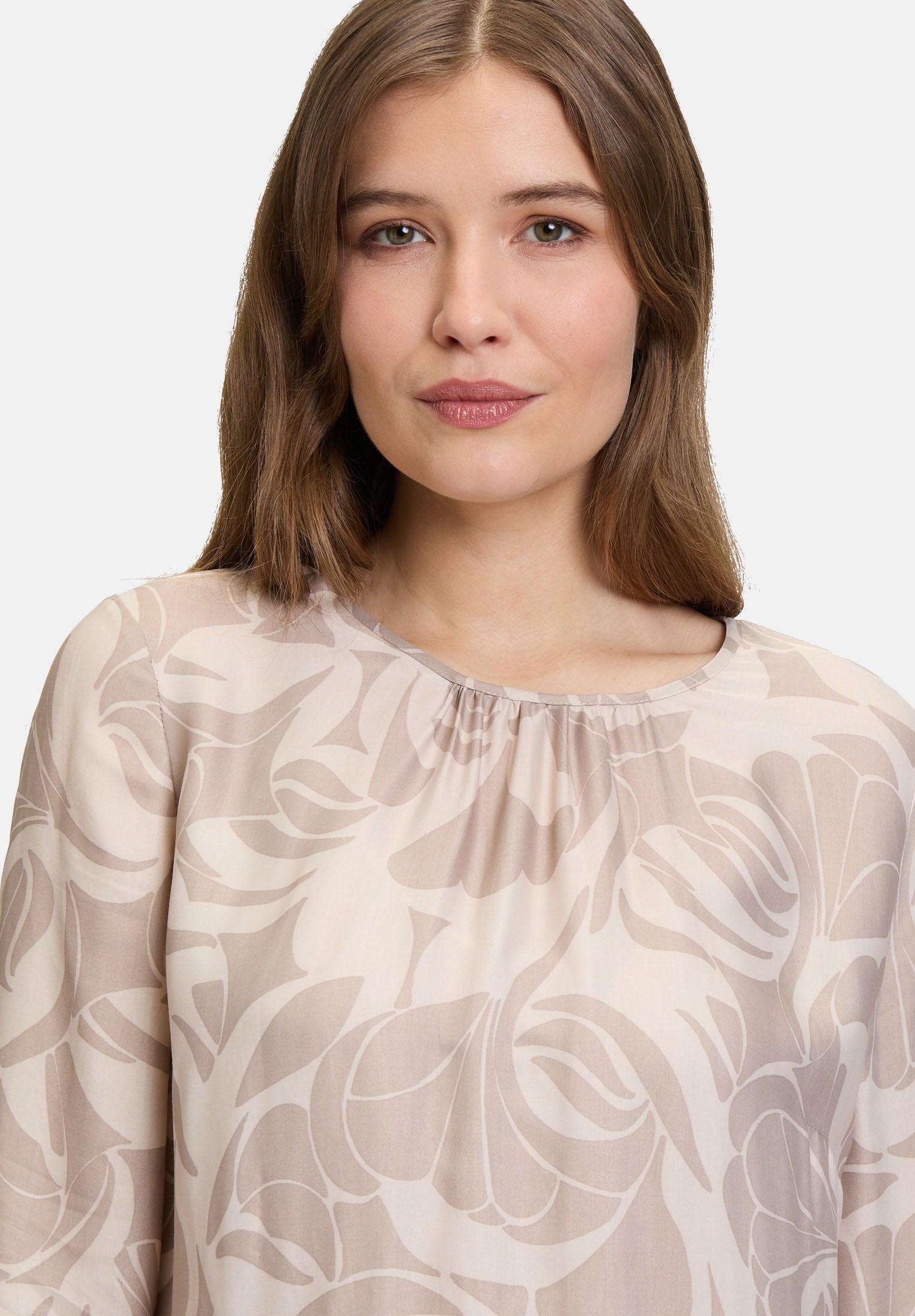 Betty Barclay_Summer Dress with a Crew Neck_1691-1139_7846_07