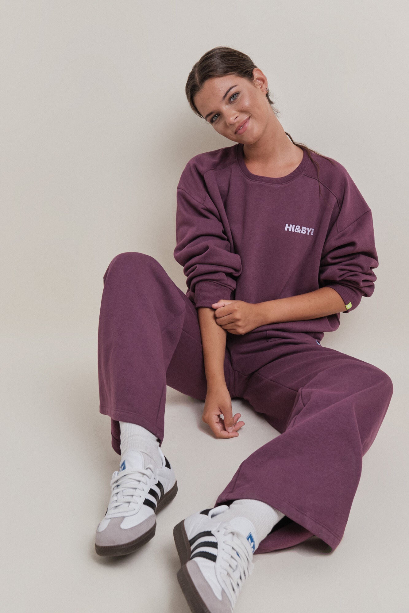 Women Secret_Brown_Short Plush Wine Sweatshirt_1692011_68_01