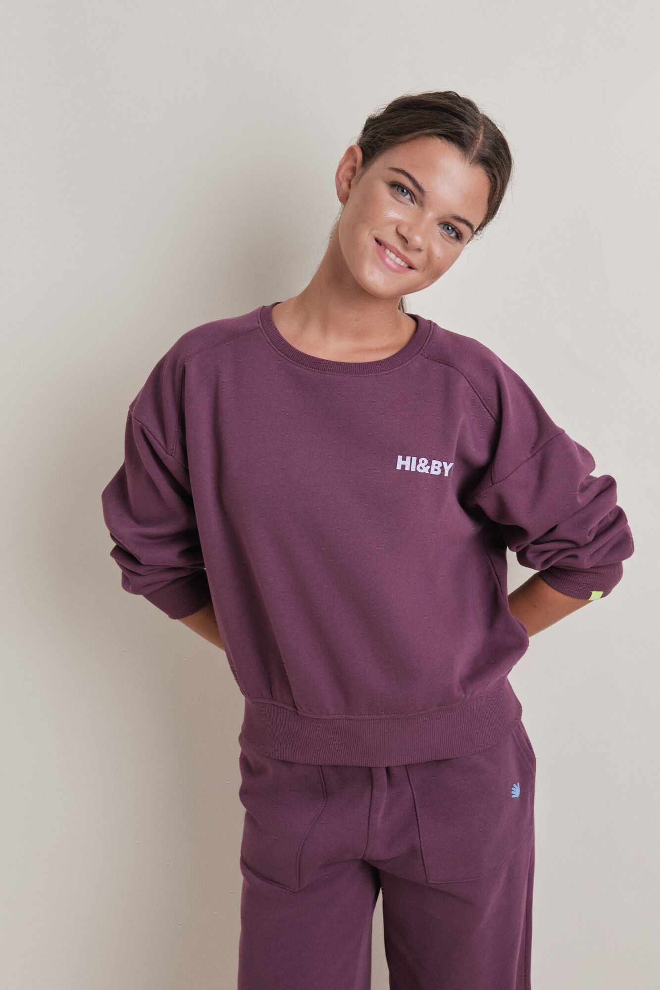 Women Secret_Brown_Short Plush Wine Sweatshirt_1692011_68_02