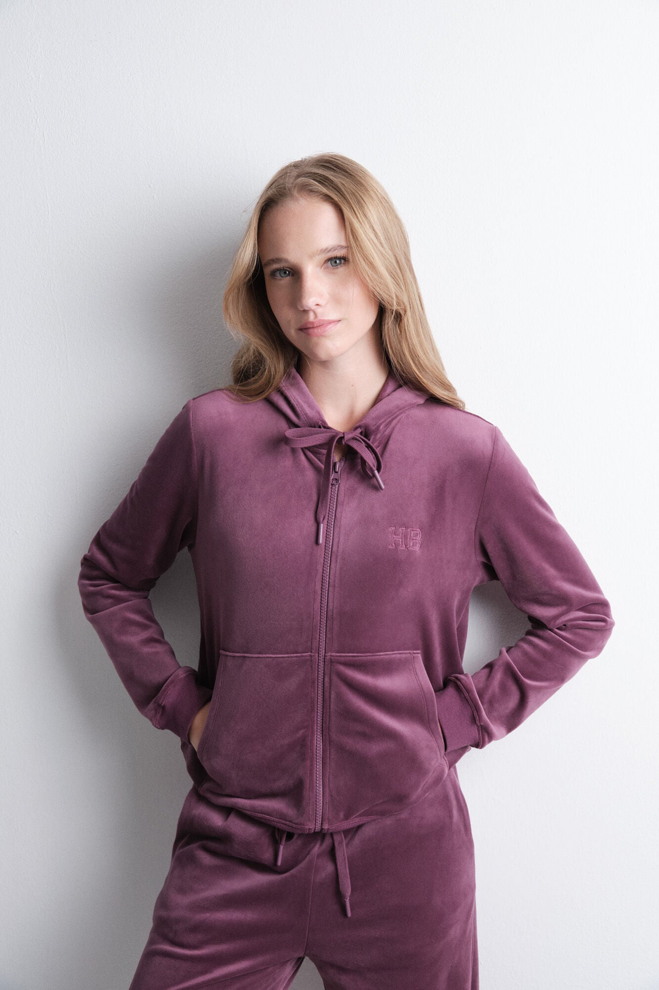 Women Secret_Brown_Wine Zip Fastening Velvet Jacket_1692015_68_05