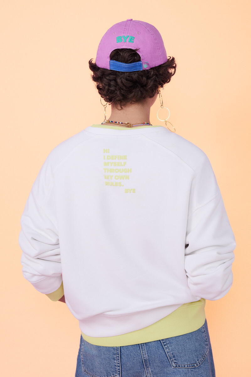 Sweatshirt With Graphic Design_1697120_96_02