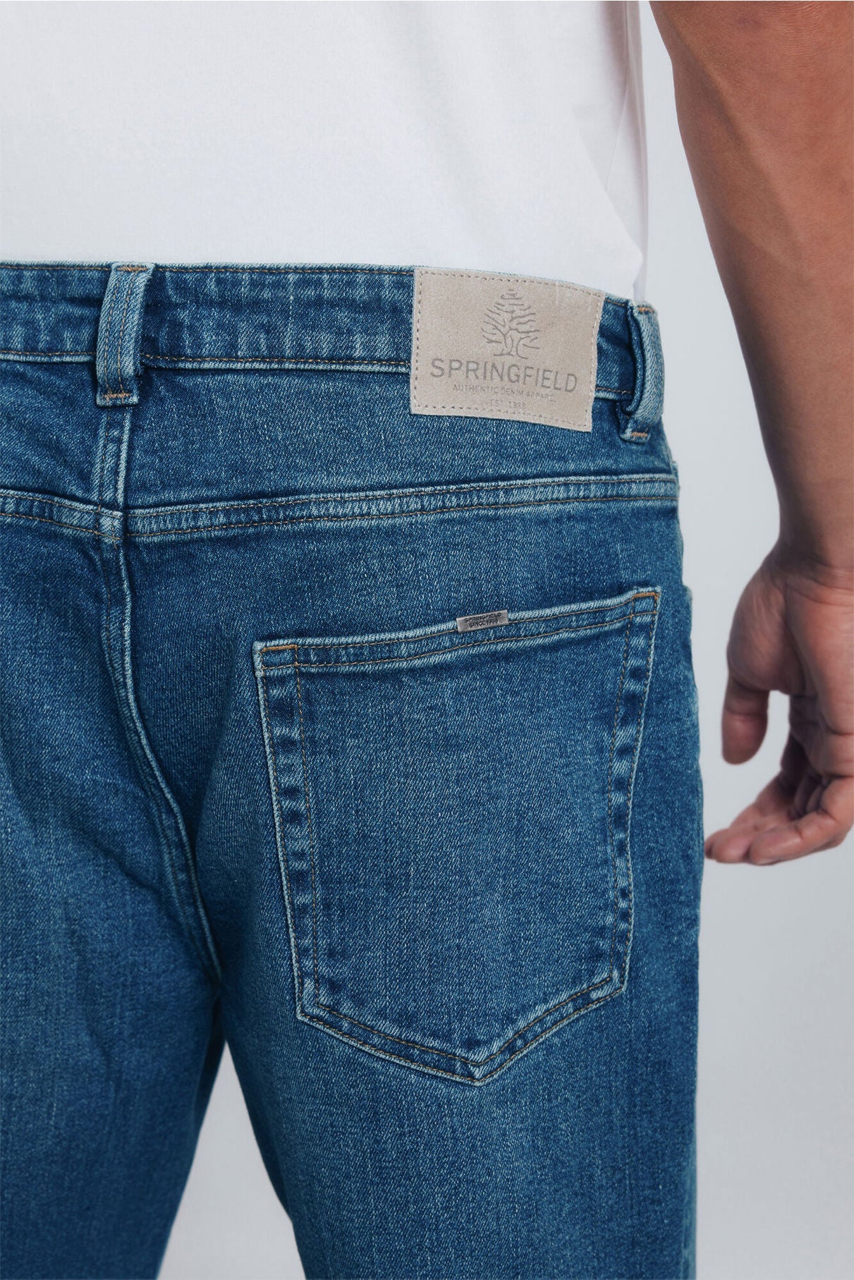 Springfield_Turquoise_Dark Wash Overdyed Straight Fit Jeans_1752034_87_07