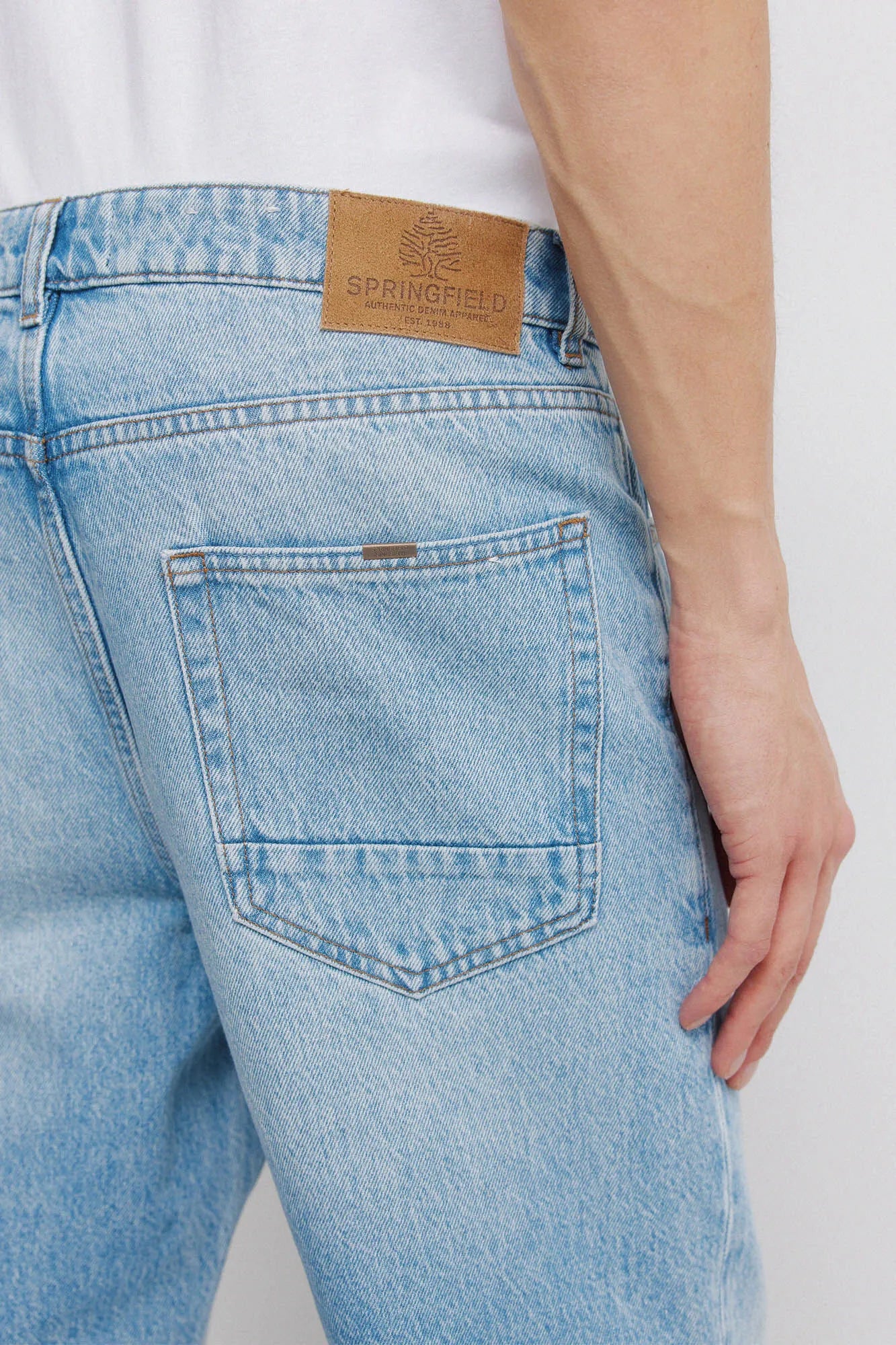 Springfield Blue Men Light Wash Straight Fit Jeans SKU: 1753236_15 Image 07