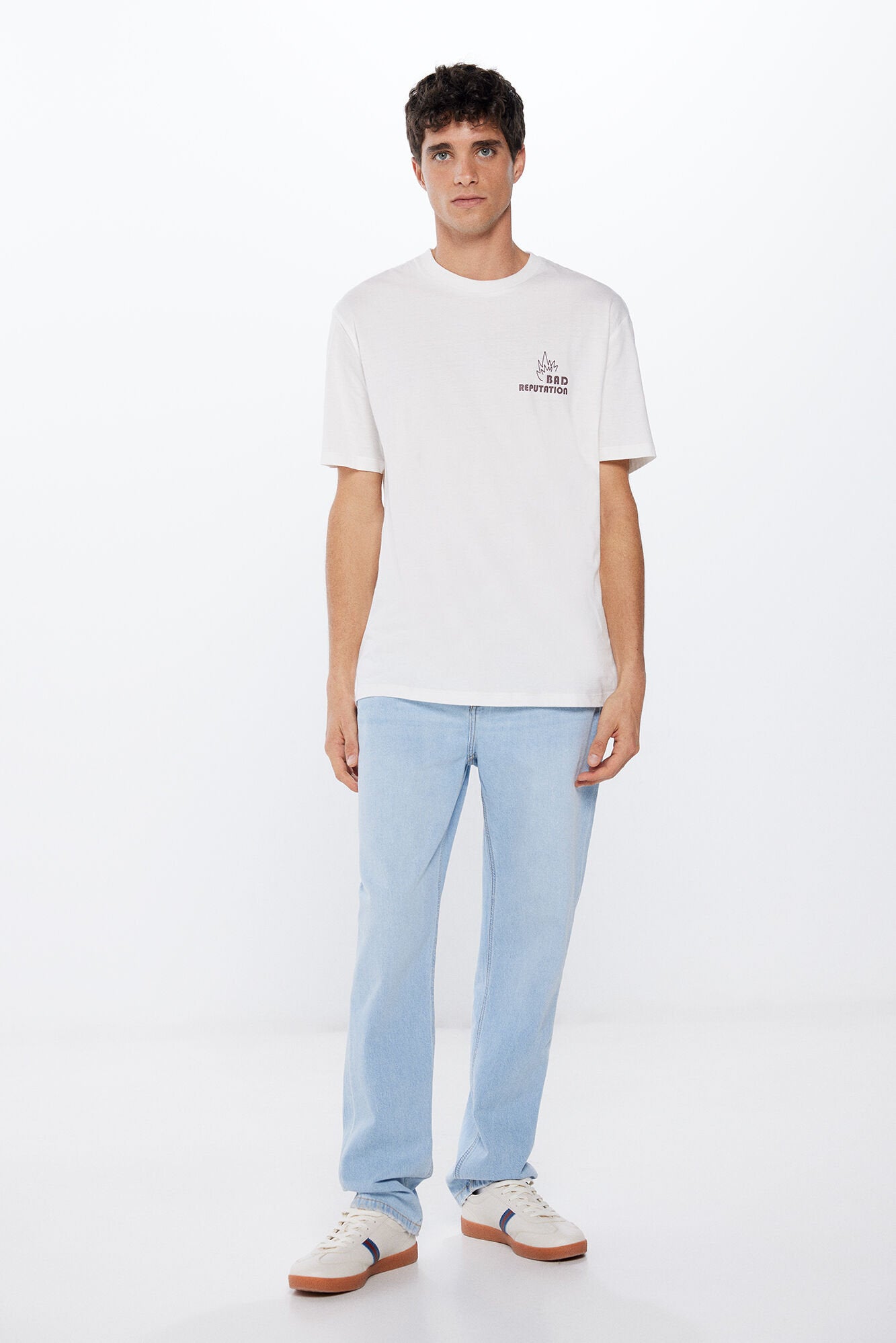 Light Wash Loose Fit Jeans_1757527_16_07