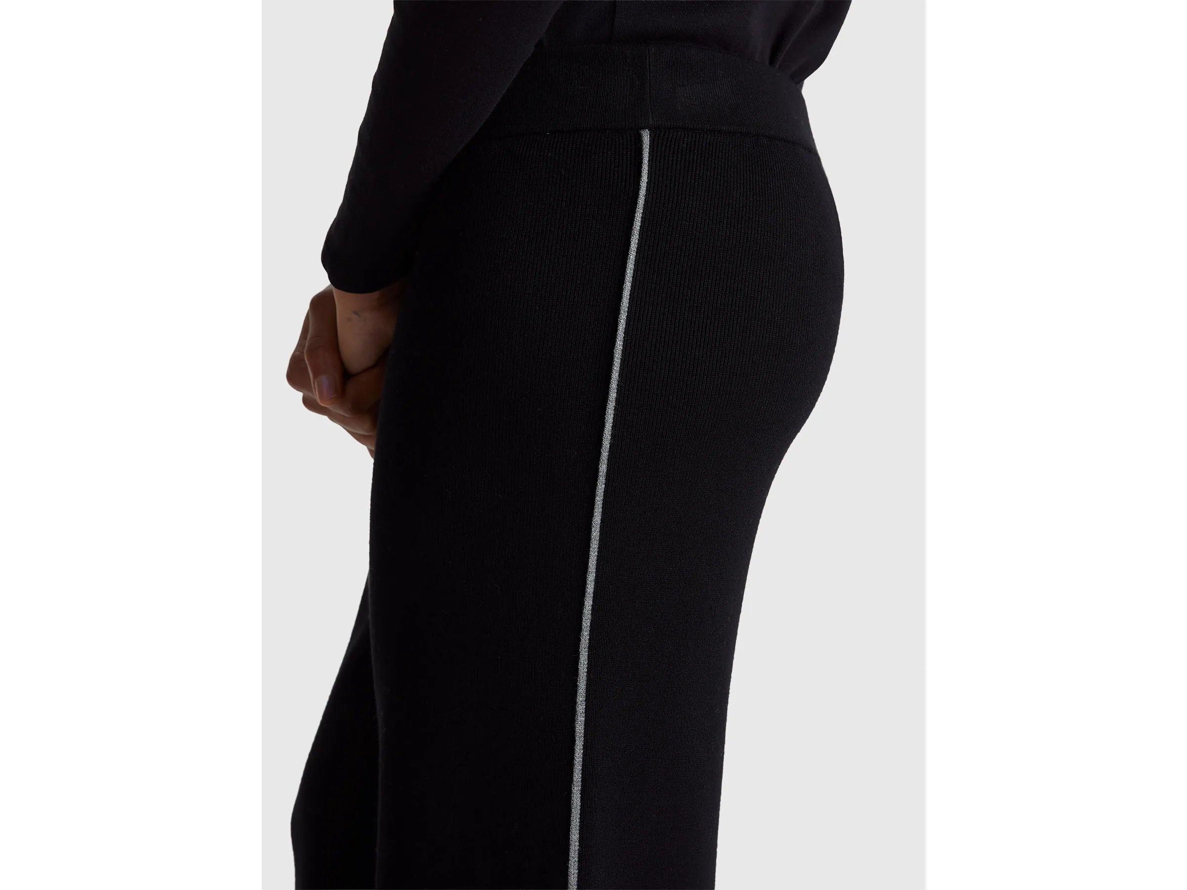 Benetton_Black_Palazzo Trousers in Viscose Blend_17Q3DF013_100_04