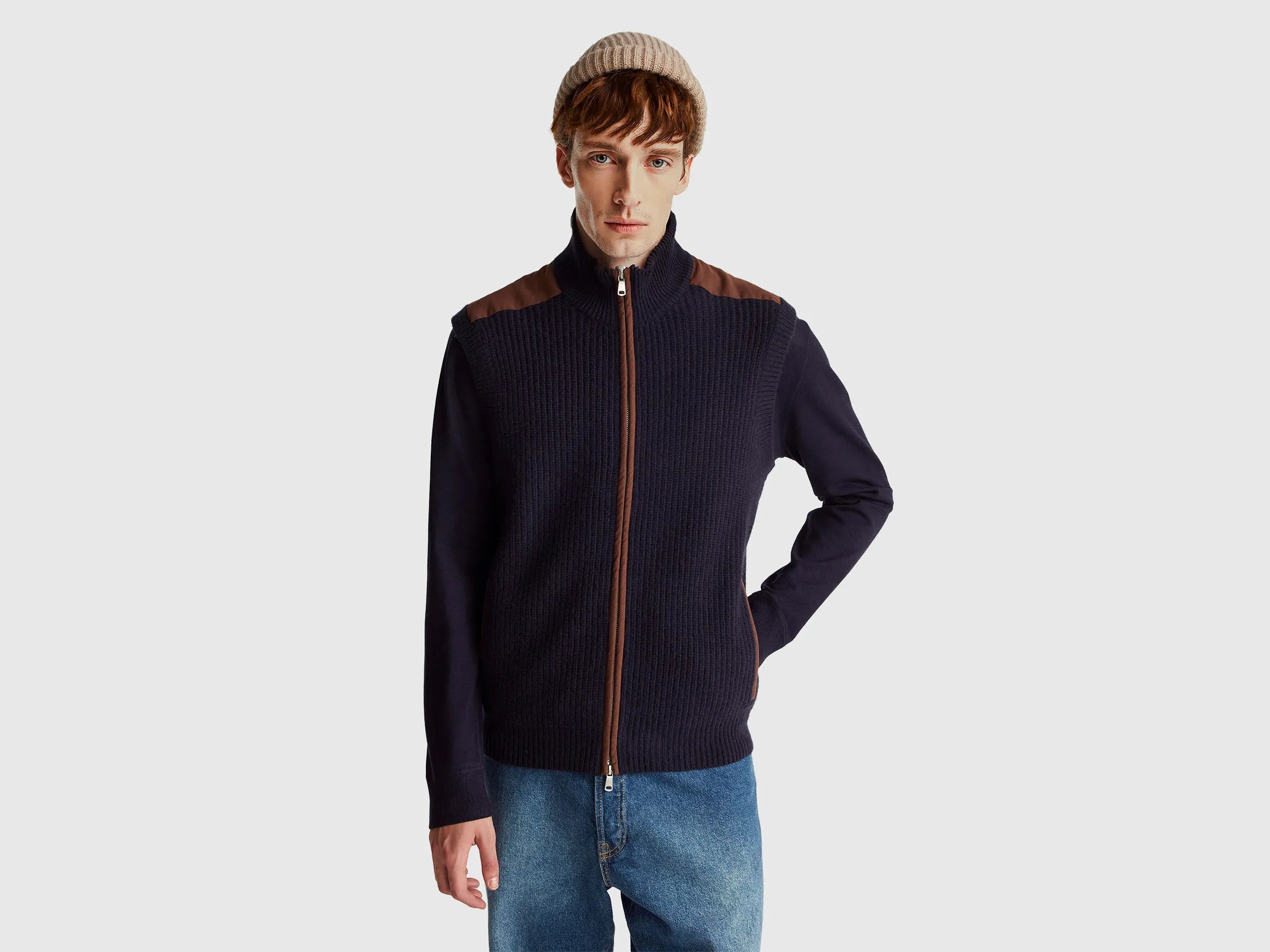 Benetton_Dark Blue_Vest with Zip in Wool Blend_18AYU501A_3C1_01