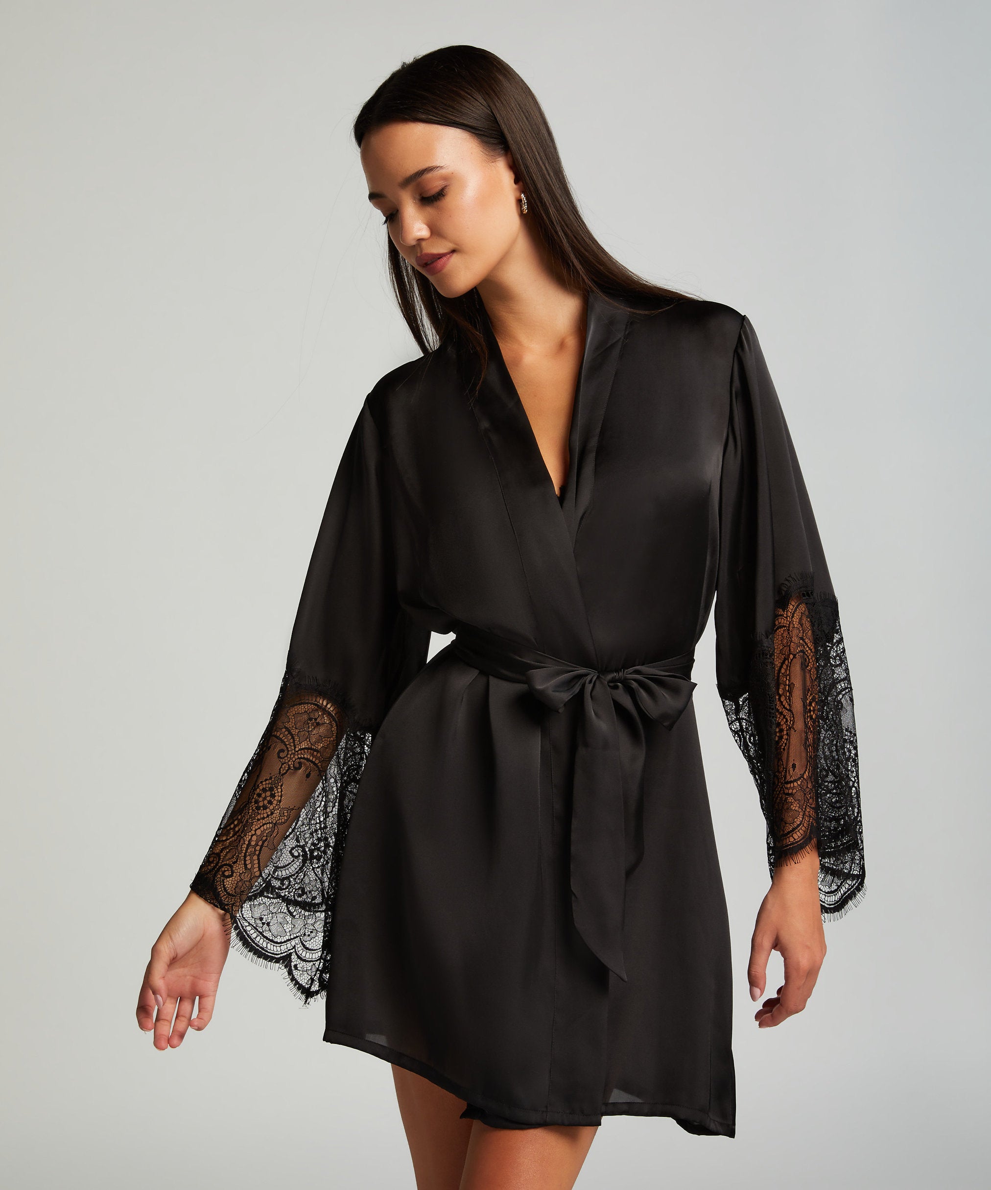 Kimono Satin Lace_192552_Black_03