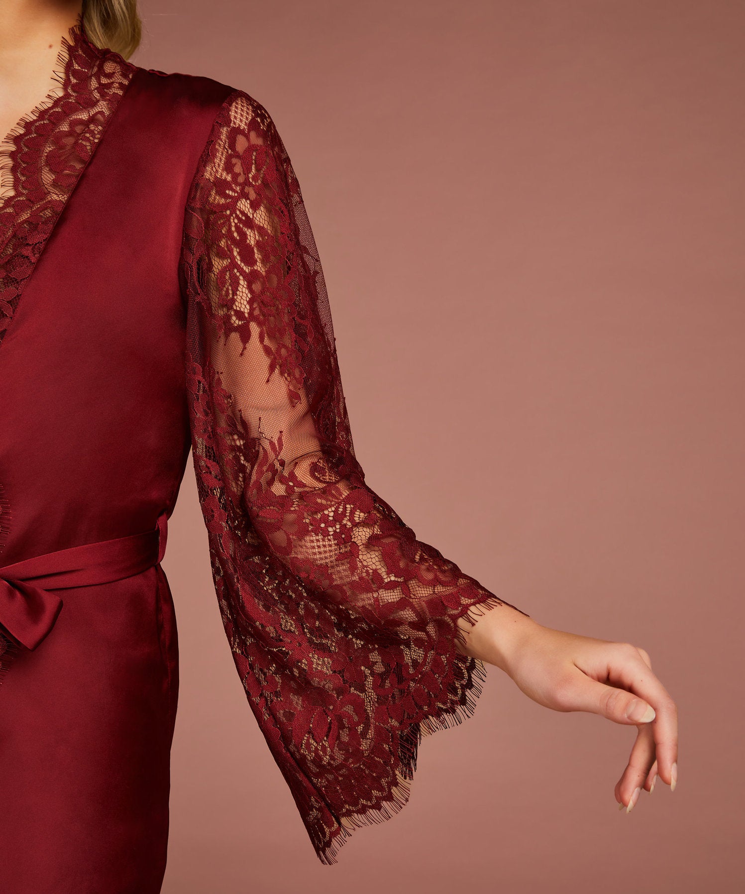 Kimono Satin All Over Lace Slv_200414_Cabernet_03