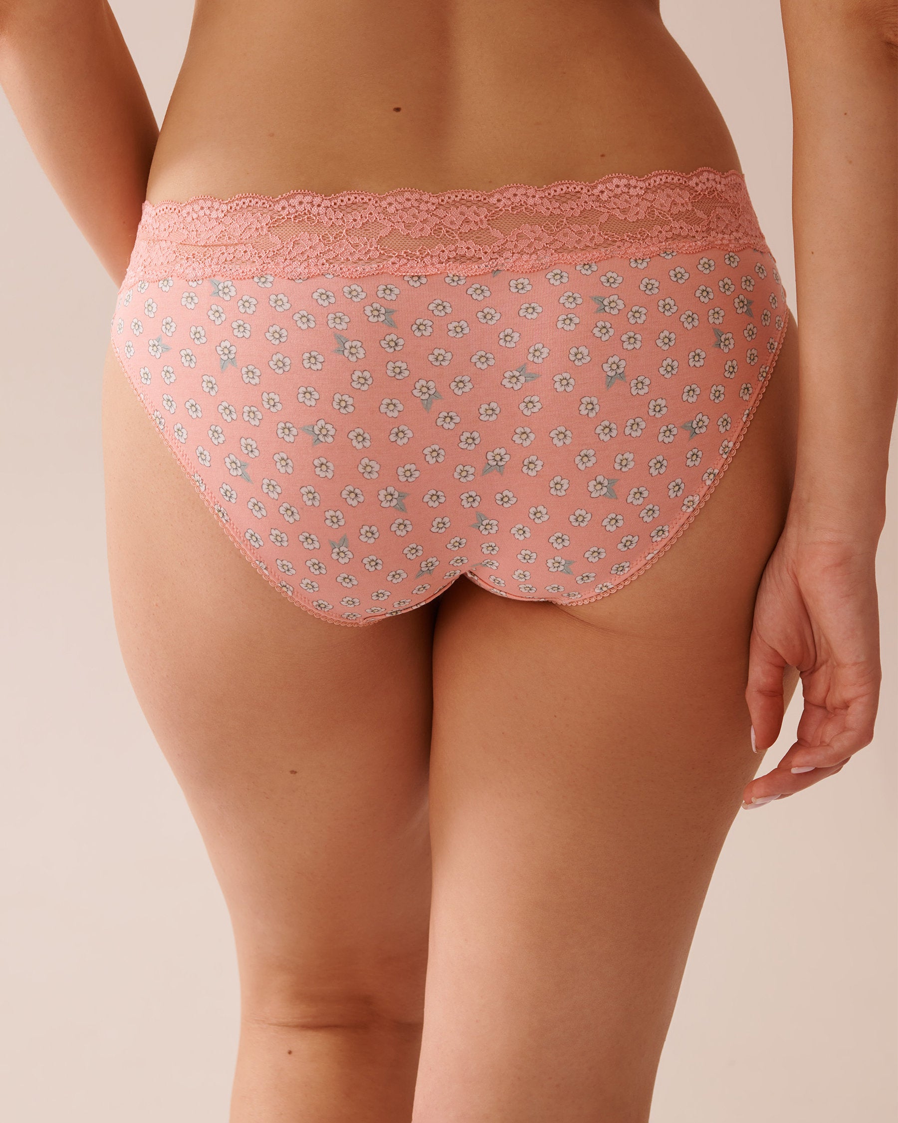 La Vie en Rose_Cotton and Lace Band Bikini Panty_20100570_P70069_02
