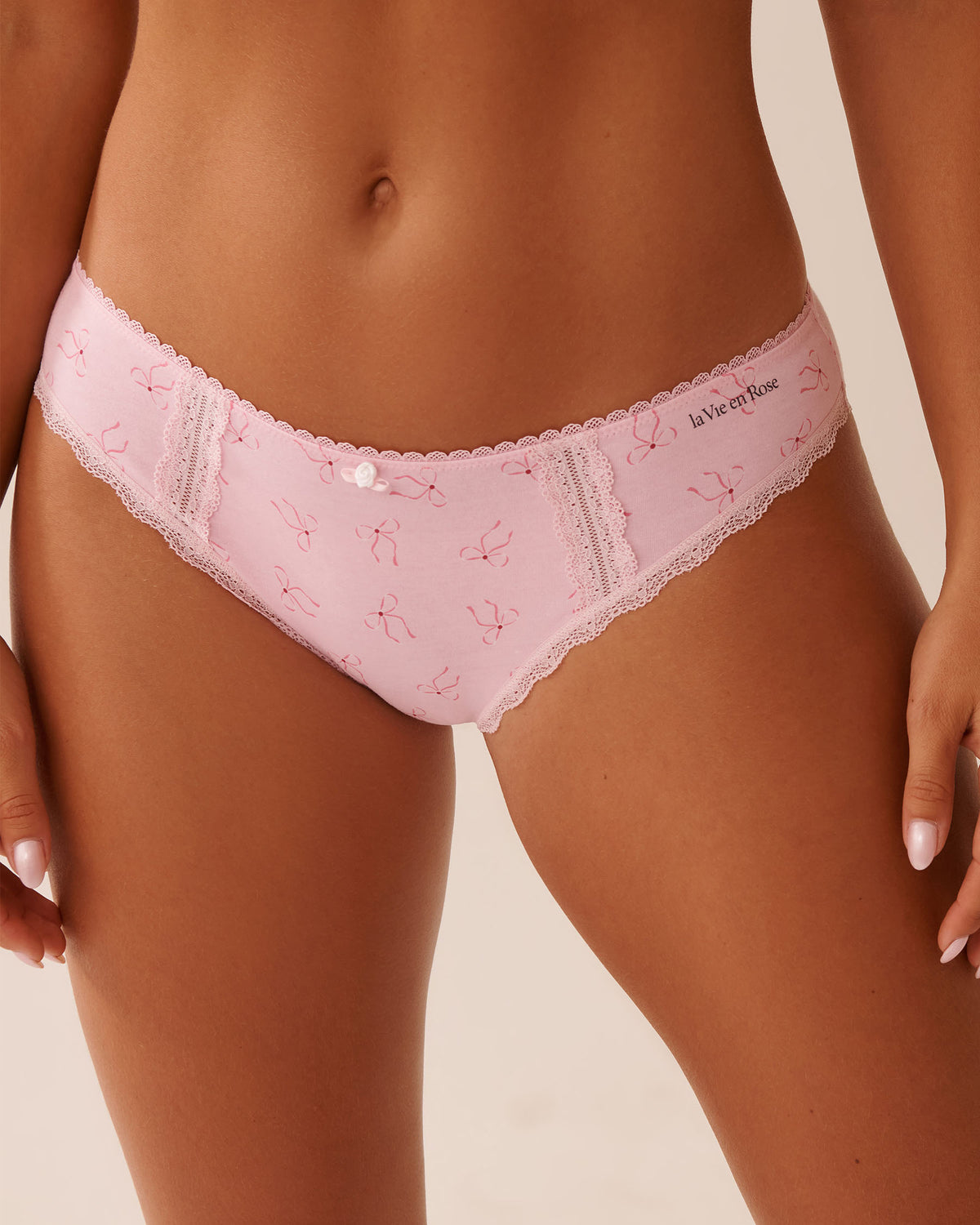 La Vie en Rose_Parfait Pink Bow_Cotton and Lace Detail Bikini Panty_20100623_P60395_01