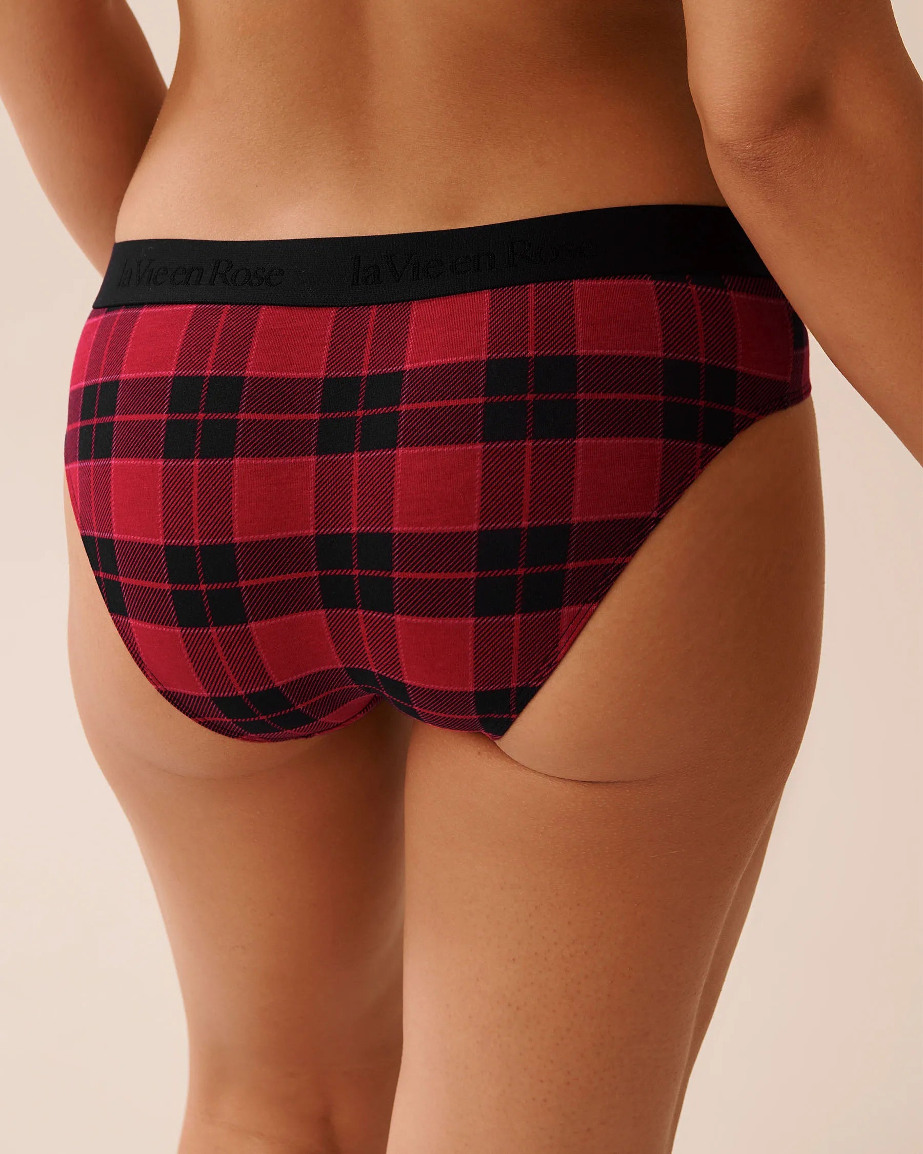 La Vie en Rose_Black & Savvy Red Plaid_Cotton and Logo Elastic Band Bikini Panty_20100689_P60421_02