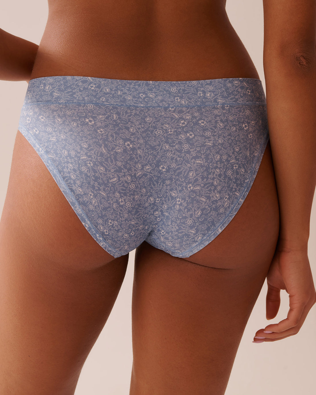 La Vie en Rose_Perfect Fit Bikini Panty_20200599_P40421_02