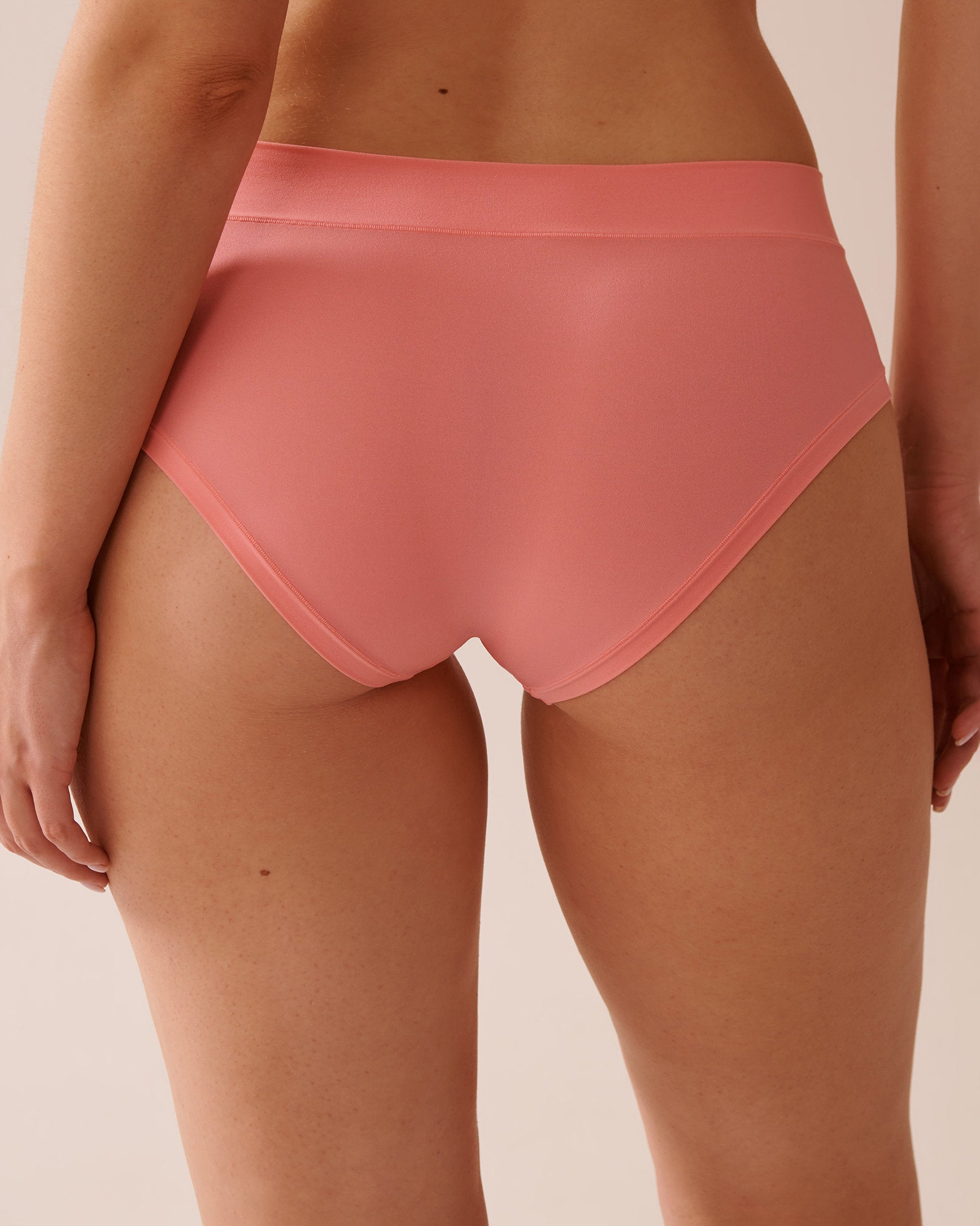 La Vie en Rose_Perfect Fit Hiphugger Panty_20200600_60010_02