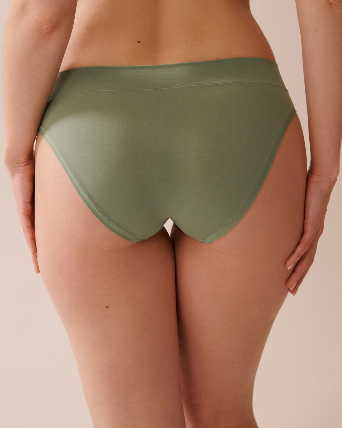 La Vie en Rose_Perfect Fit Bikini Panty_20200627_30077_02