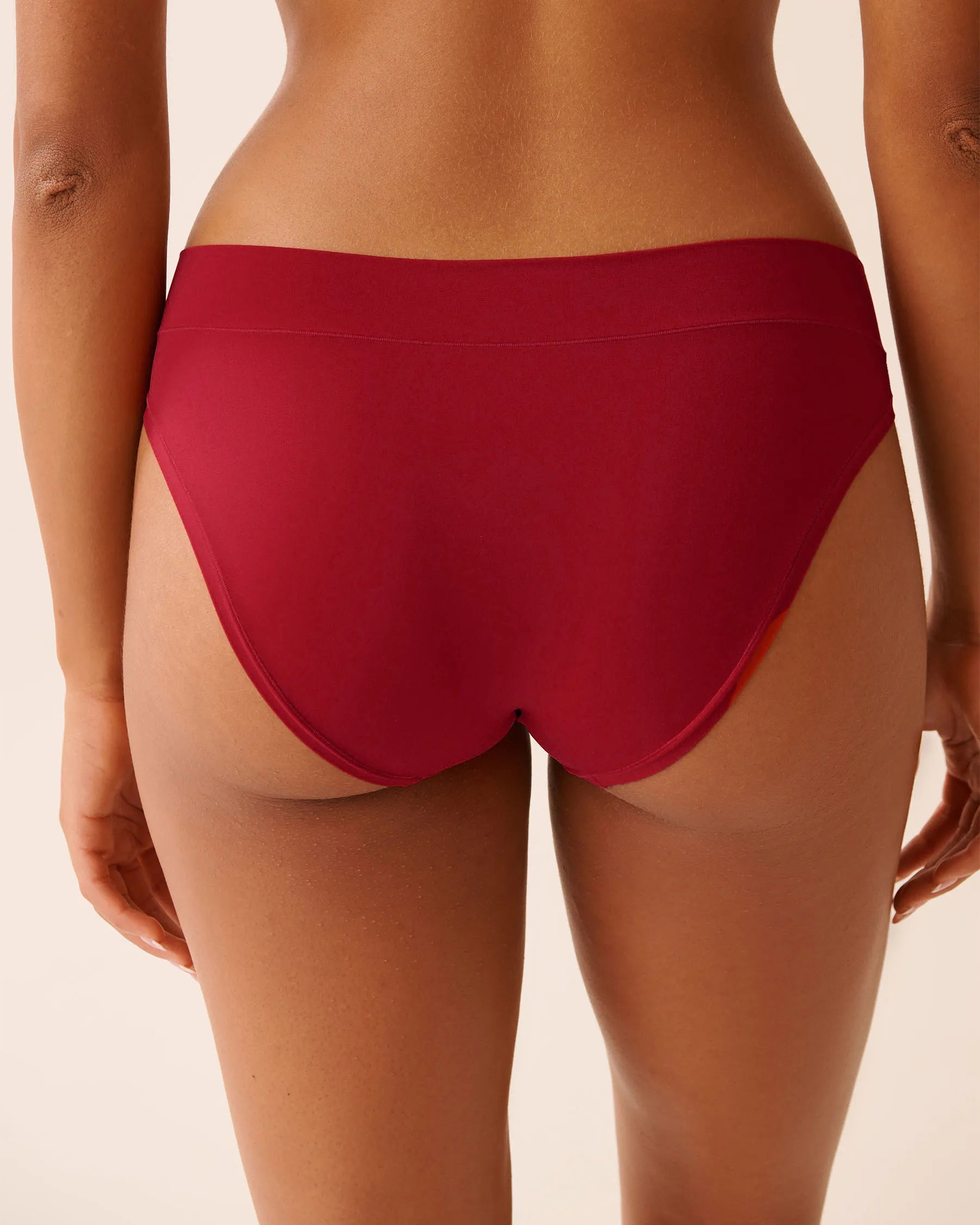 La Vie en Rose_Savvy Red_Perfect Fit Bikini Panty_20200728_60215_02