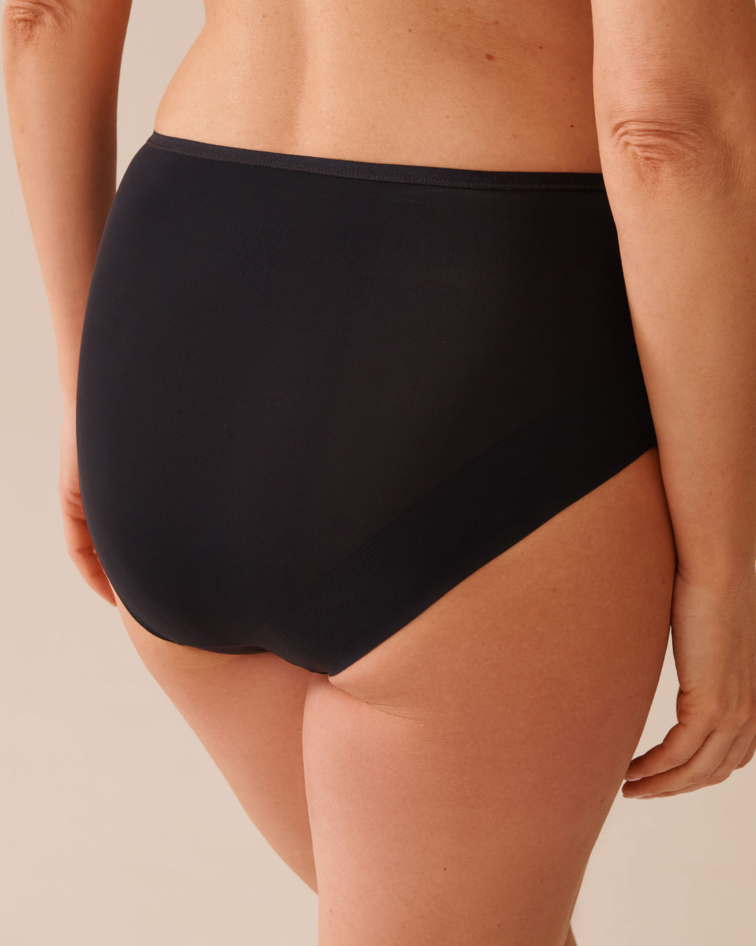 La Vie en Rose_Black & Blue Garden_Microfiber Sleek Back High Waist Bikini Panty_20300425_P00430_02