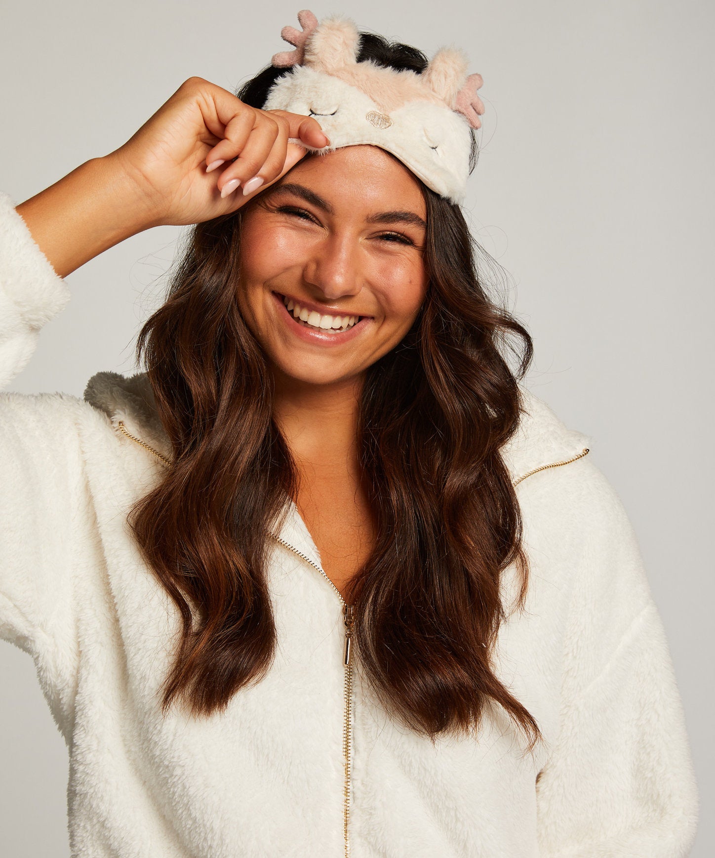 Daisy Reindeer Fur Sleepingmask_204266_Tapioca_01