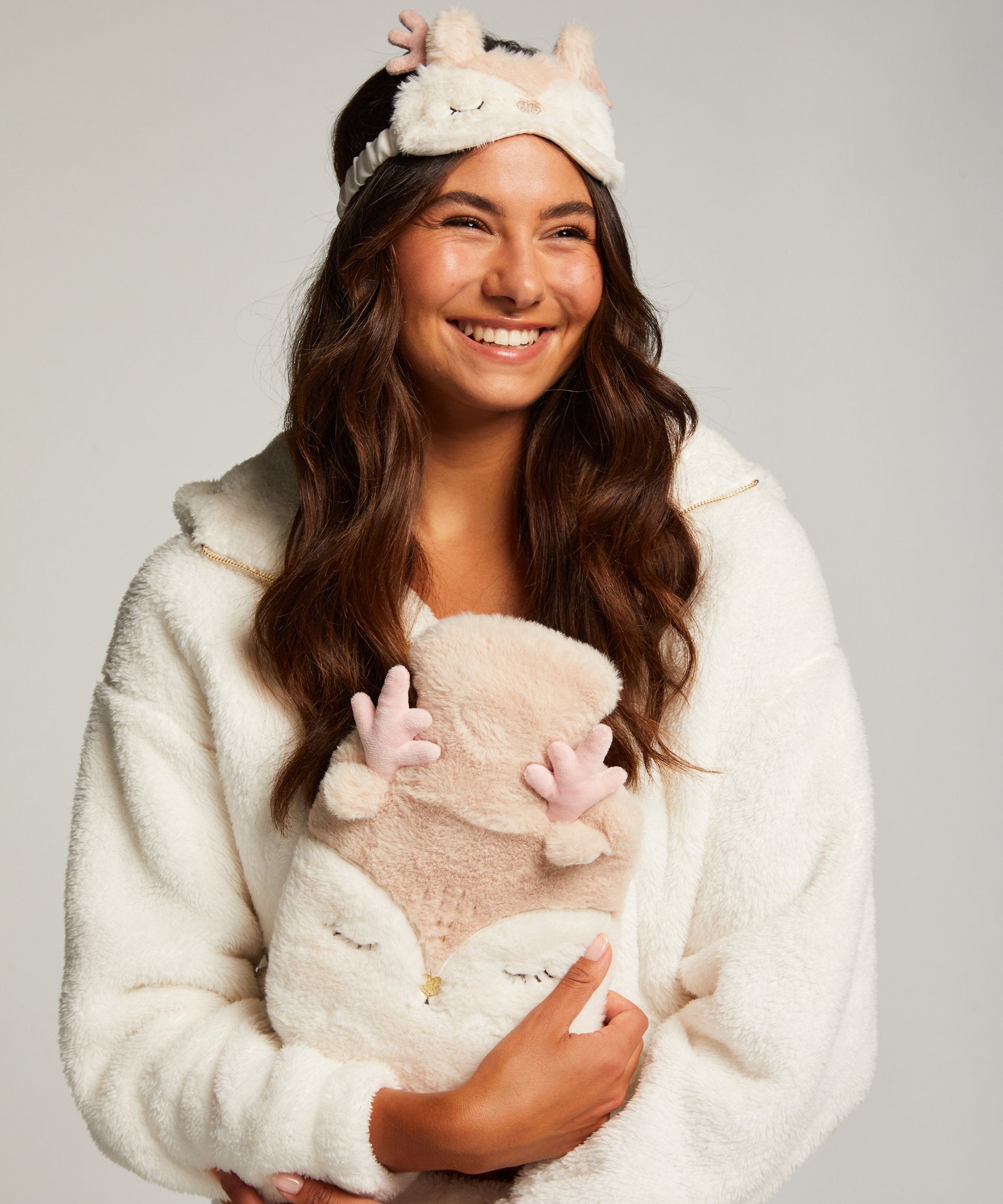 Daisy Reindeer Heating Pad_204320_Tapioca_01