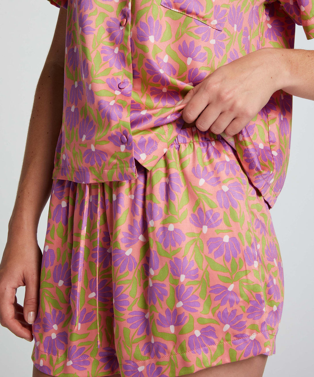 Satin Pyjama Shorts_206483_Flamingo Pink_02