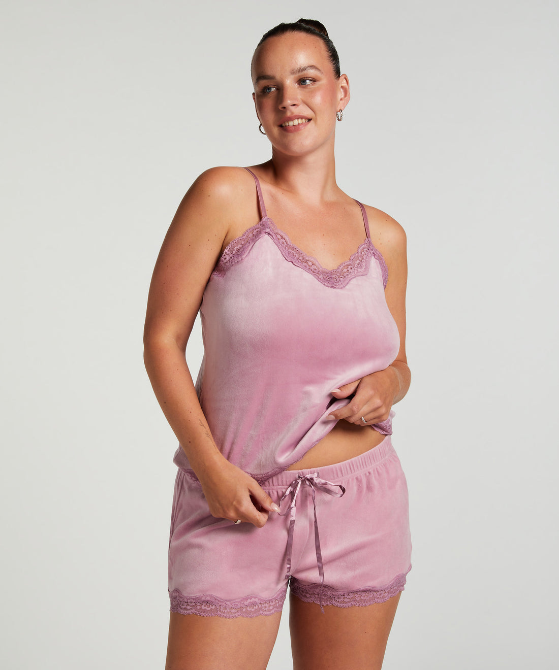 Velvet Lace Shorts_206494_Orchid Haze_06