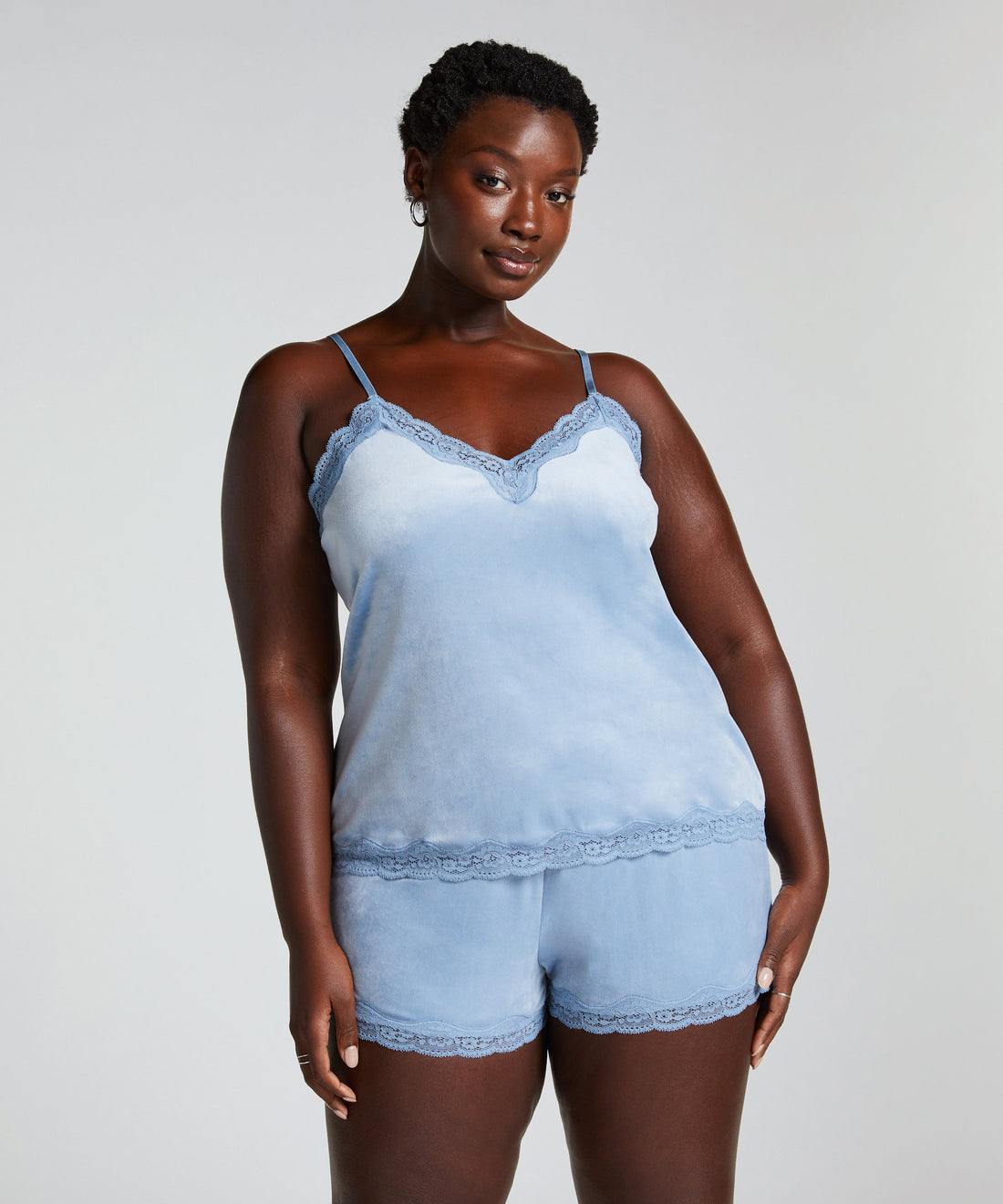 Hunkemoller_Velvet Lace Shorts_206545_Soft Chambray_04