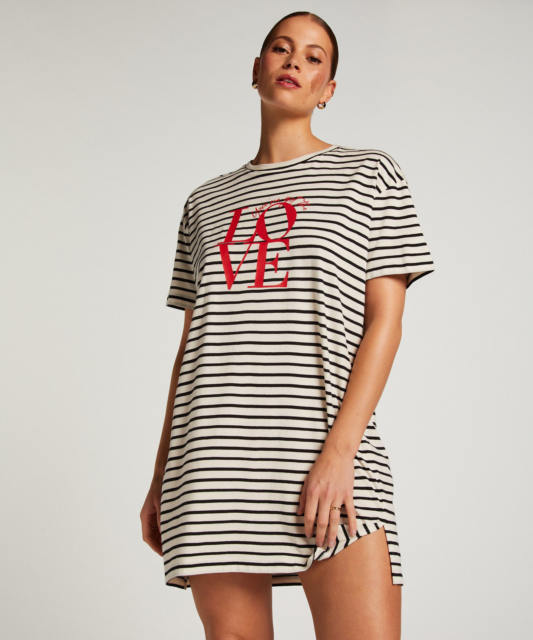 Round Neck Nightshirt_206554_Caviar_01