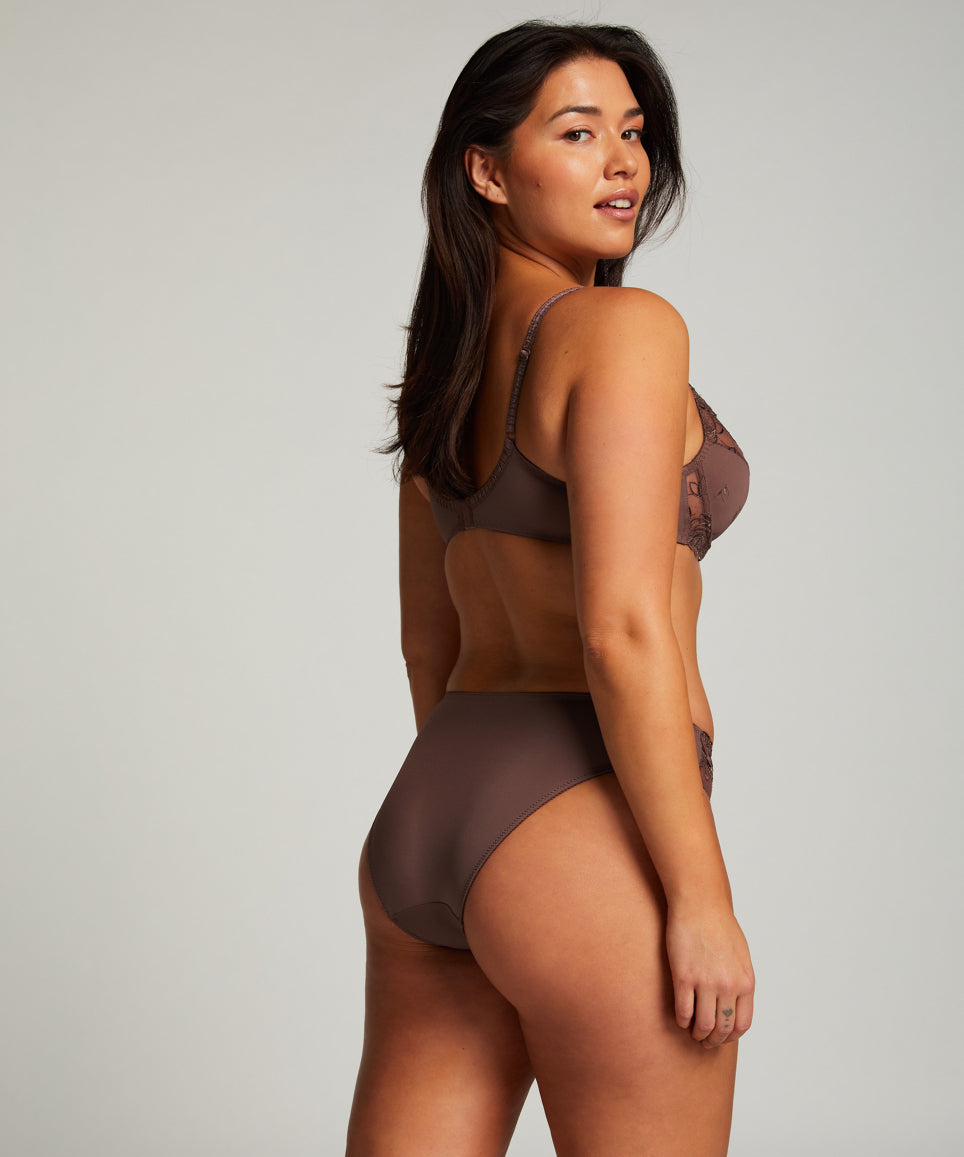 Hunkemoller_Peppercorn_Diva Non-Padded Underwired Bra in Different Cup Sizes_206882_Peppercorn_03