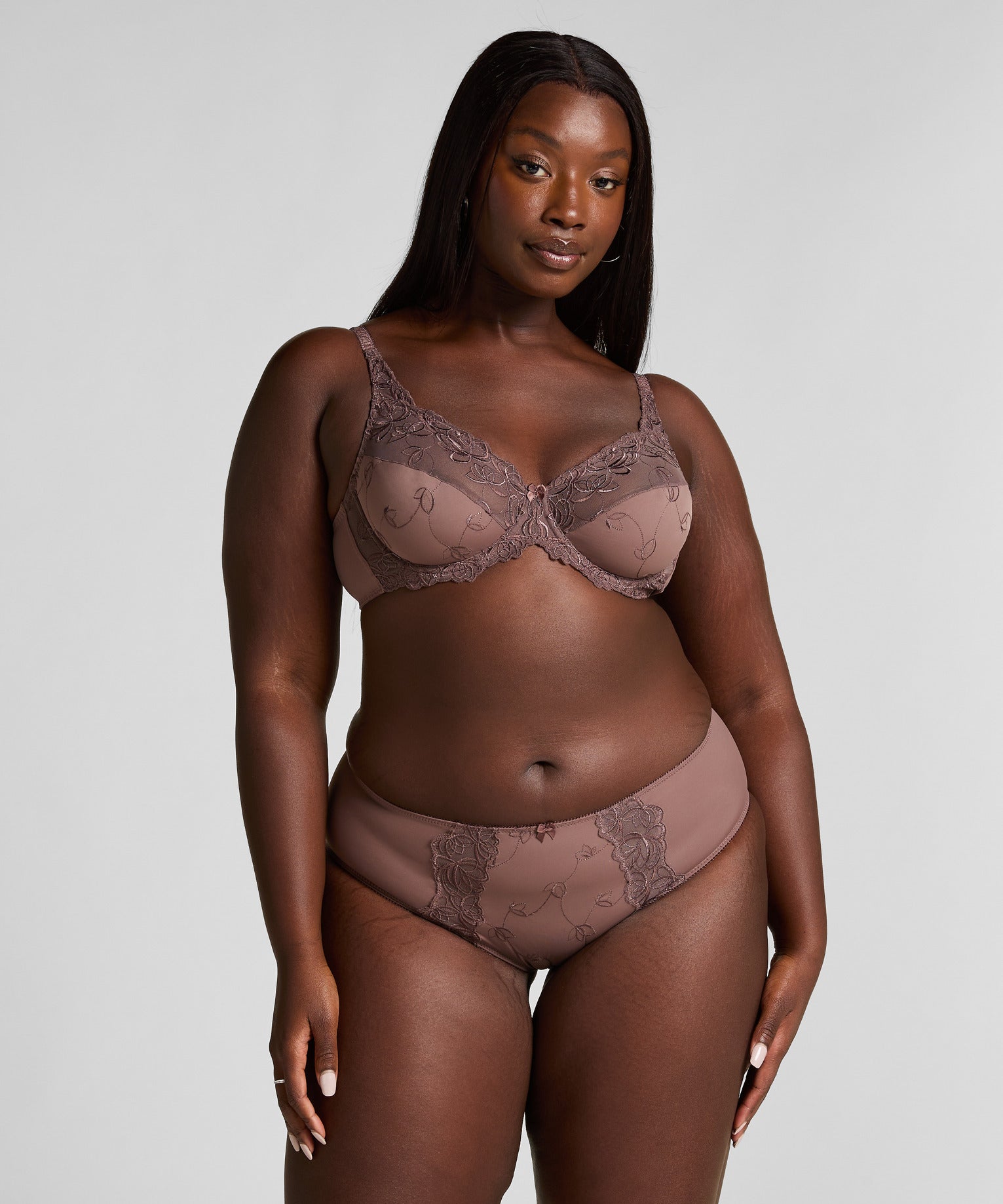 Hunkemoller_Peppercorn_Diva Non-Padded Underwired Bra in Different Cup Sizes_206882_Peppercorn_08