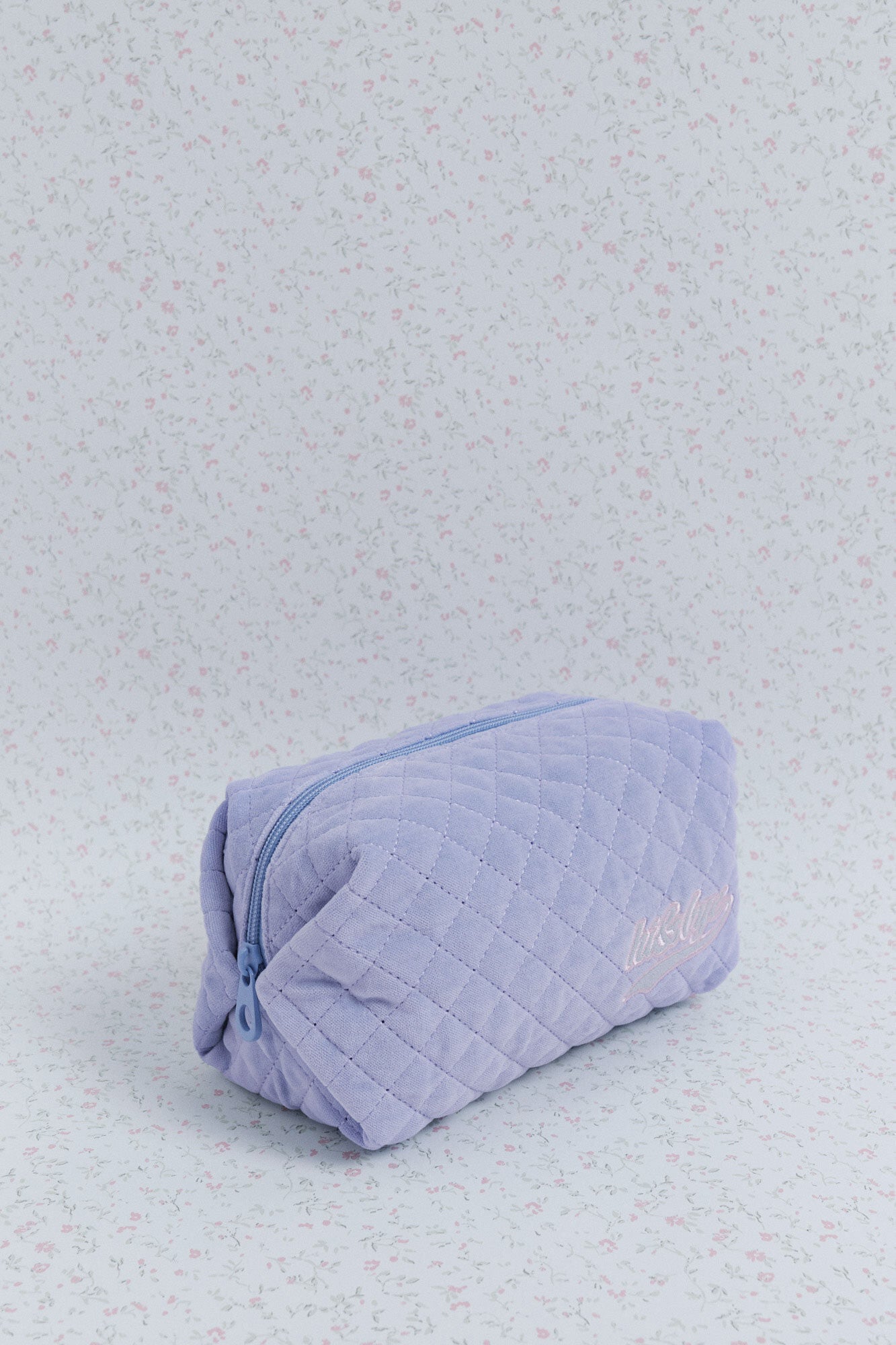 Women Secret_Blue_Light Blue Velvet Velvet Vanity Case with Embroidered Logo_2142571_16_05