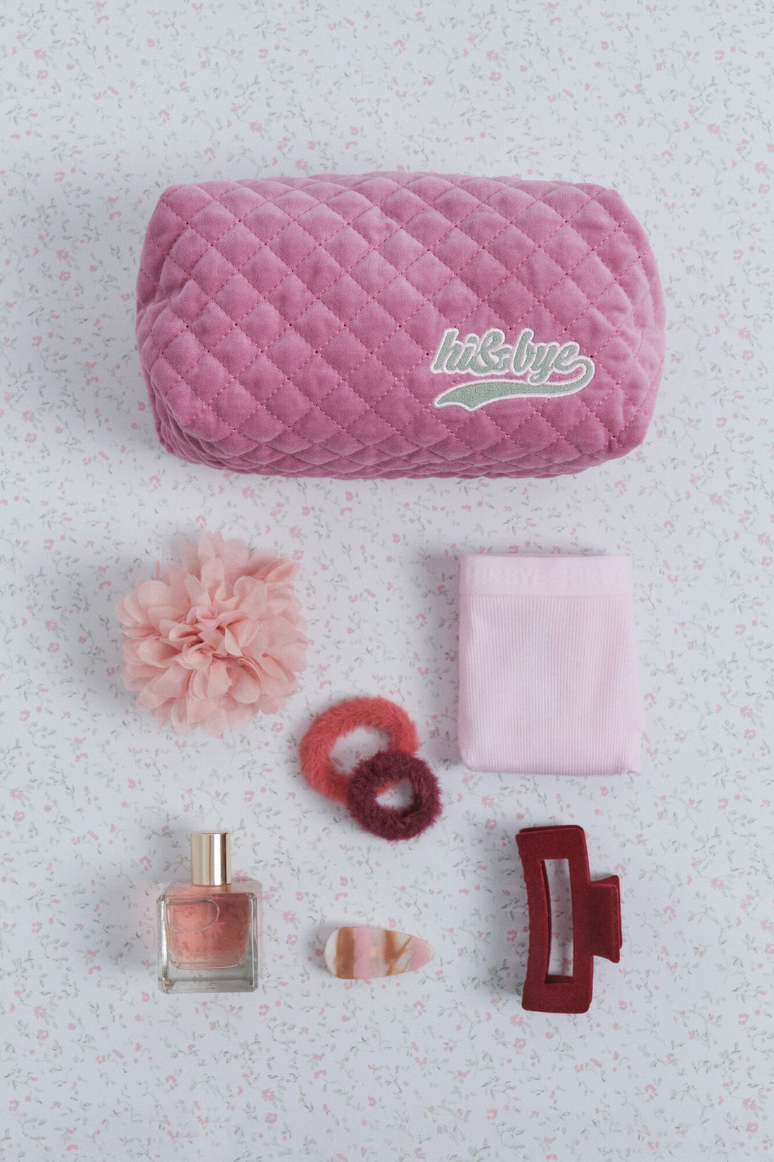 Women Secret_Pink_Pink Velvet Velvet Vanity Case with Embroidered Logo_2142573_71_02