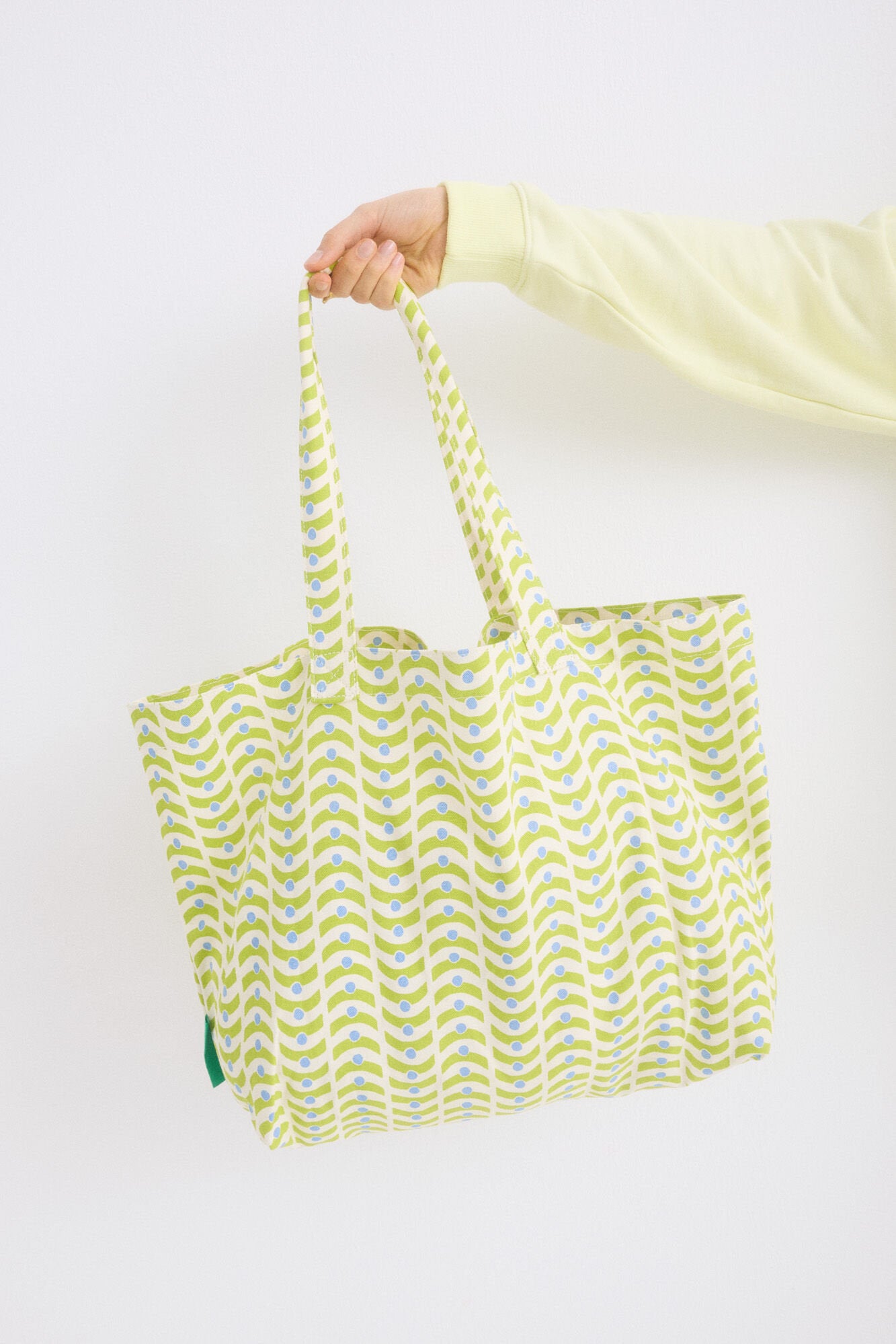 Women Secret_Yellow Print Tote Bag_2149037_09_05