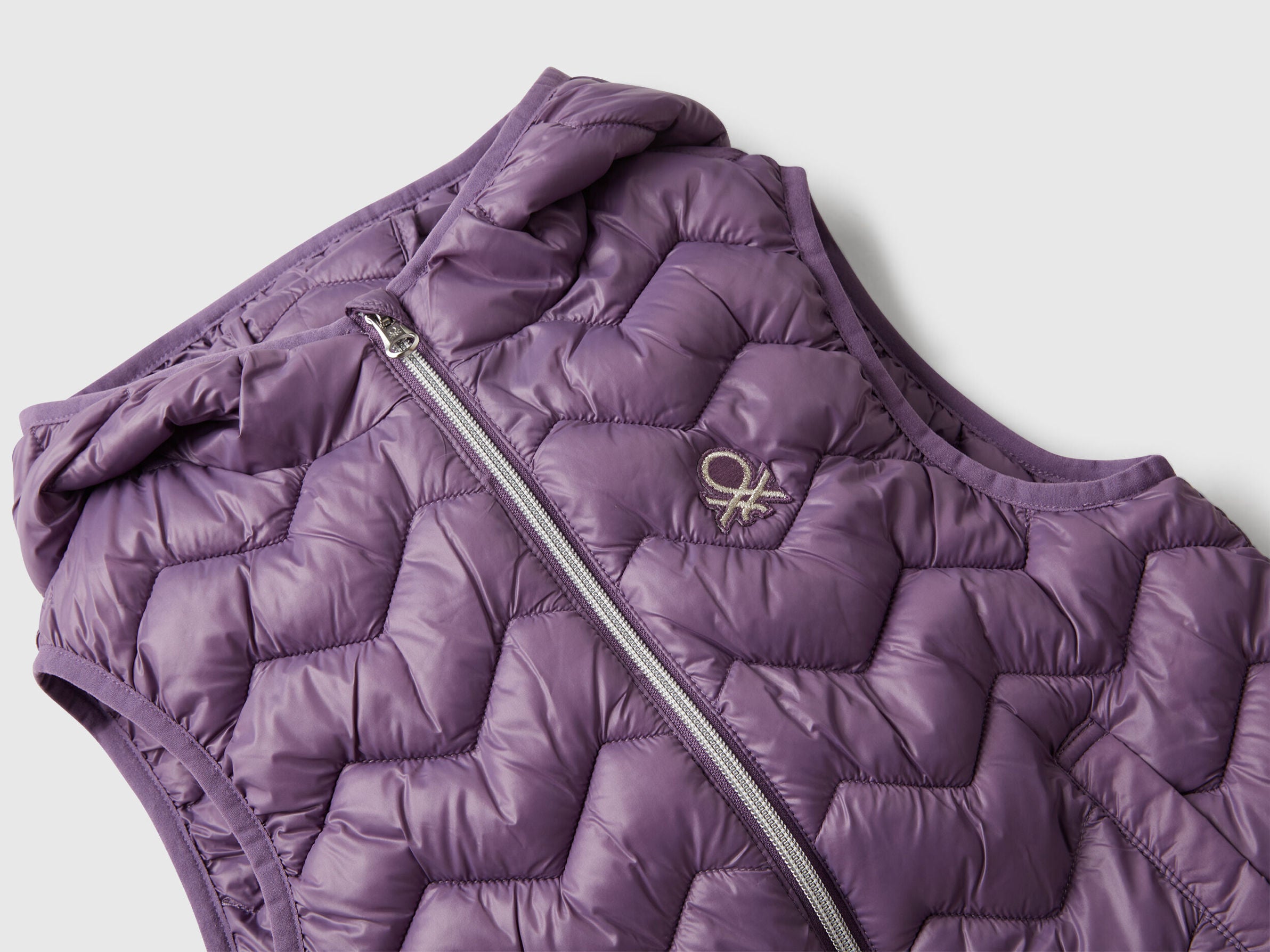 Benetton_Purple_Padded Vest with Hood_21INCJ00Q_1V4_03