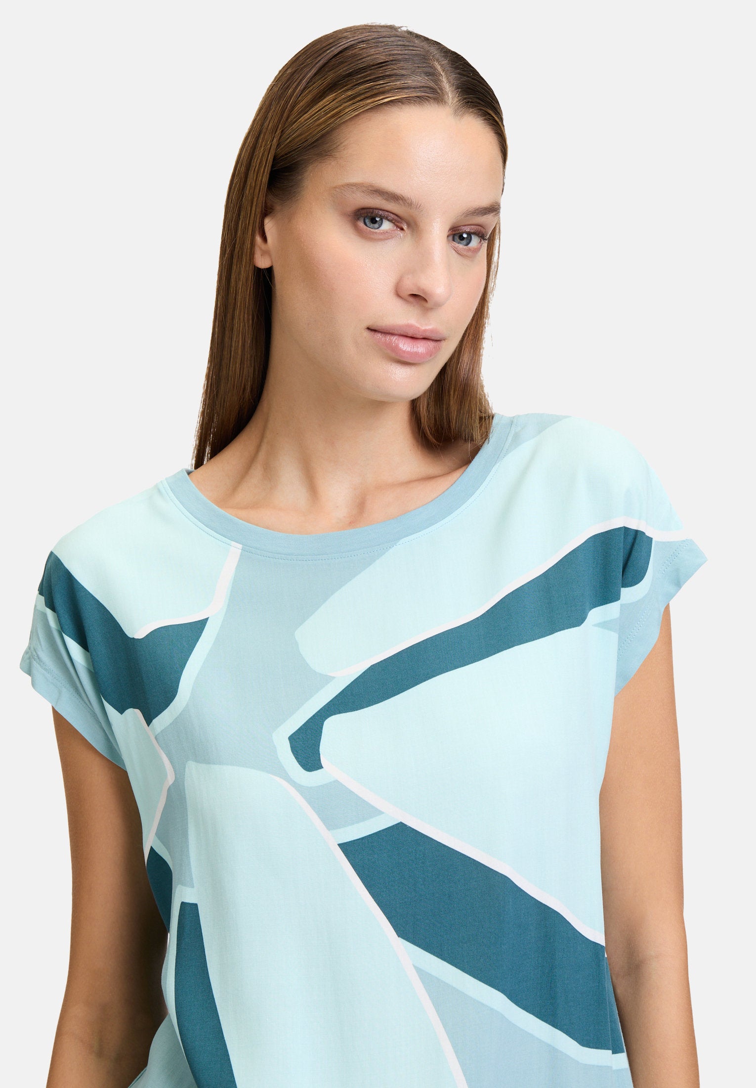 Betty Barclay_Patchwork Shirt with Print_2222-3261_8804_06