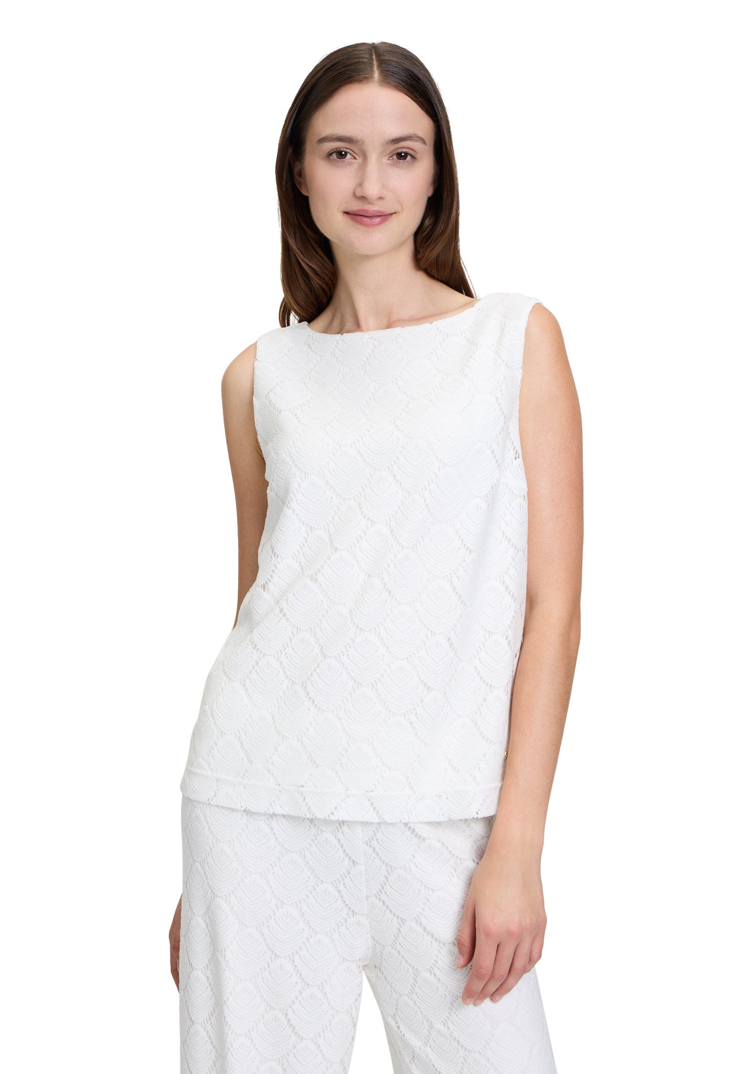 Betty Barclay_Structured Shirt with Boat Neck_2235-3234_1014_01