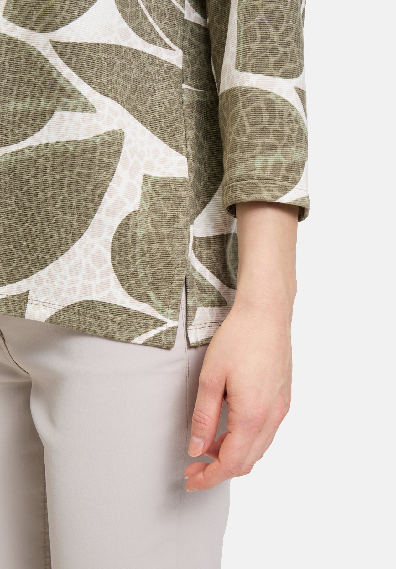 Betty Barclay_High Collar Sweatshirt_2400-1160_5819_07