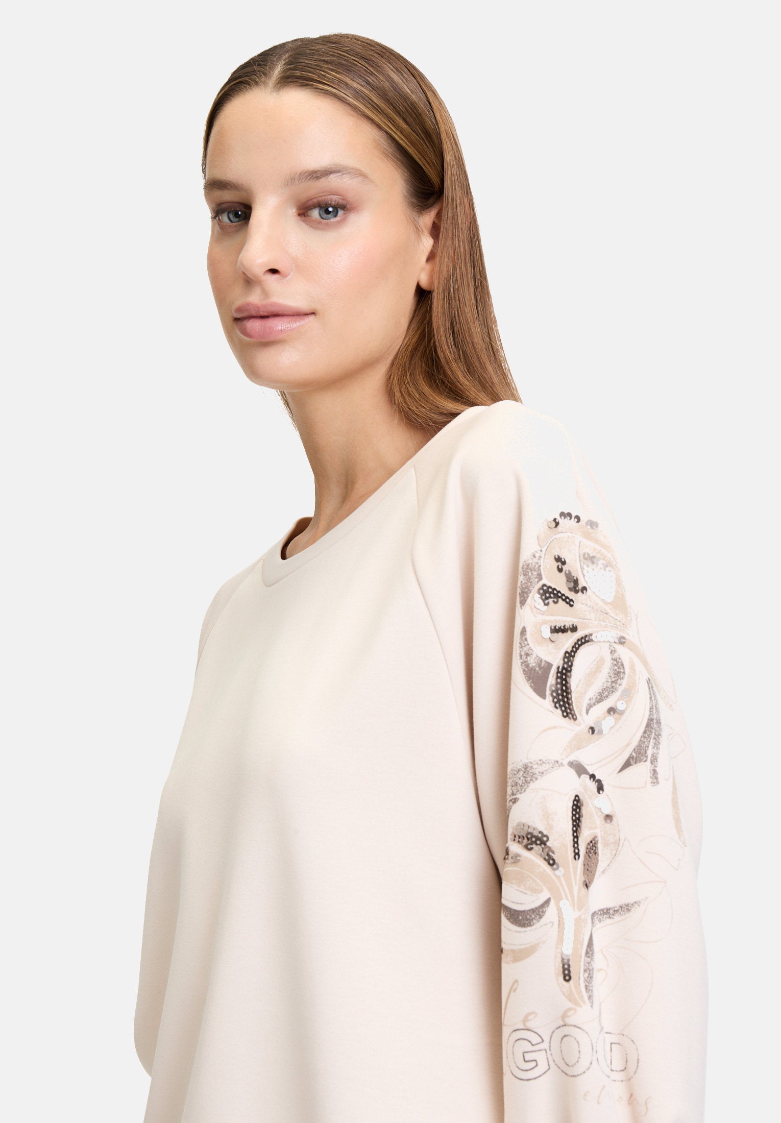 Betty Barclay_Sweatshirt with Trumpet Sleeves_2414-1145_1098_06