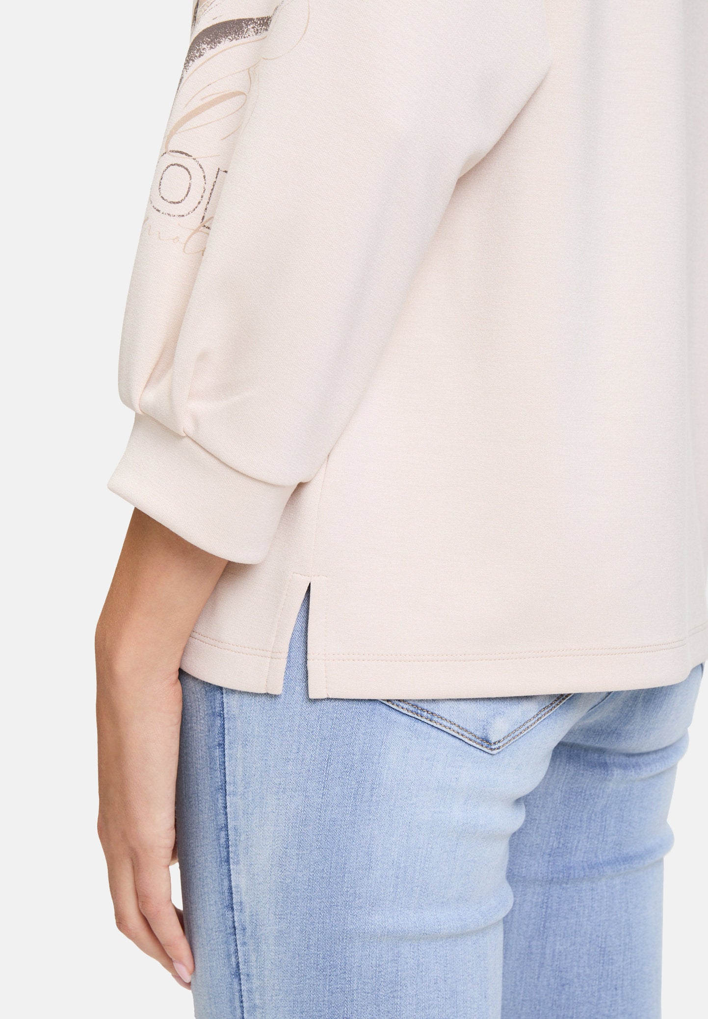 Betty Barclay_Sweatshirt with Trumpet Sleeves_2414-1145_1098_07