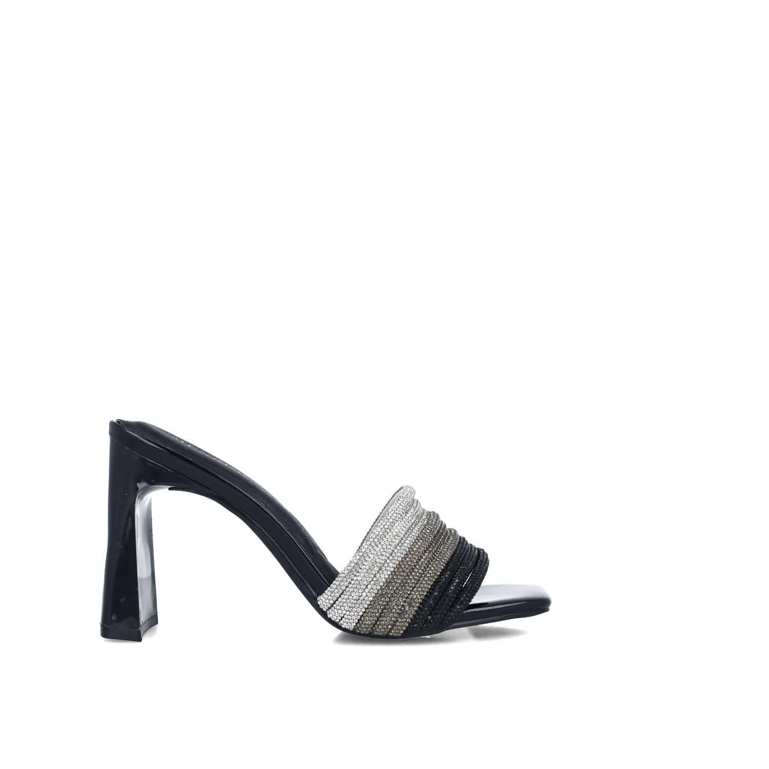 Black Slip On Heels_25262_01_01