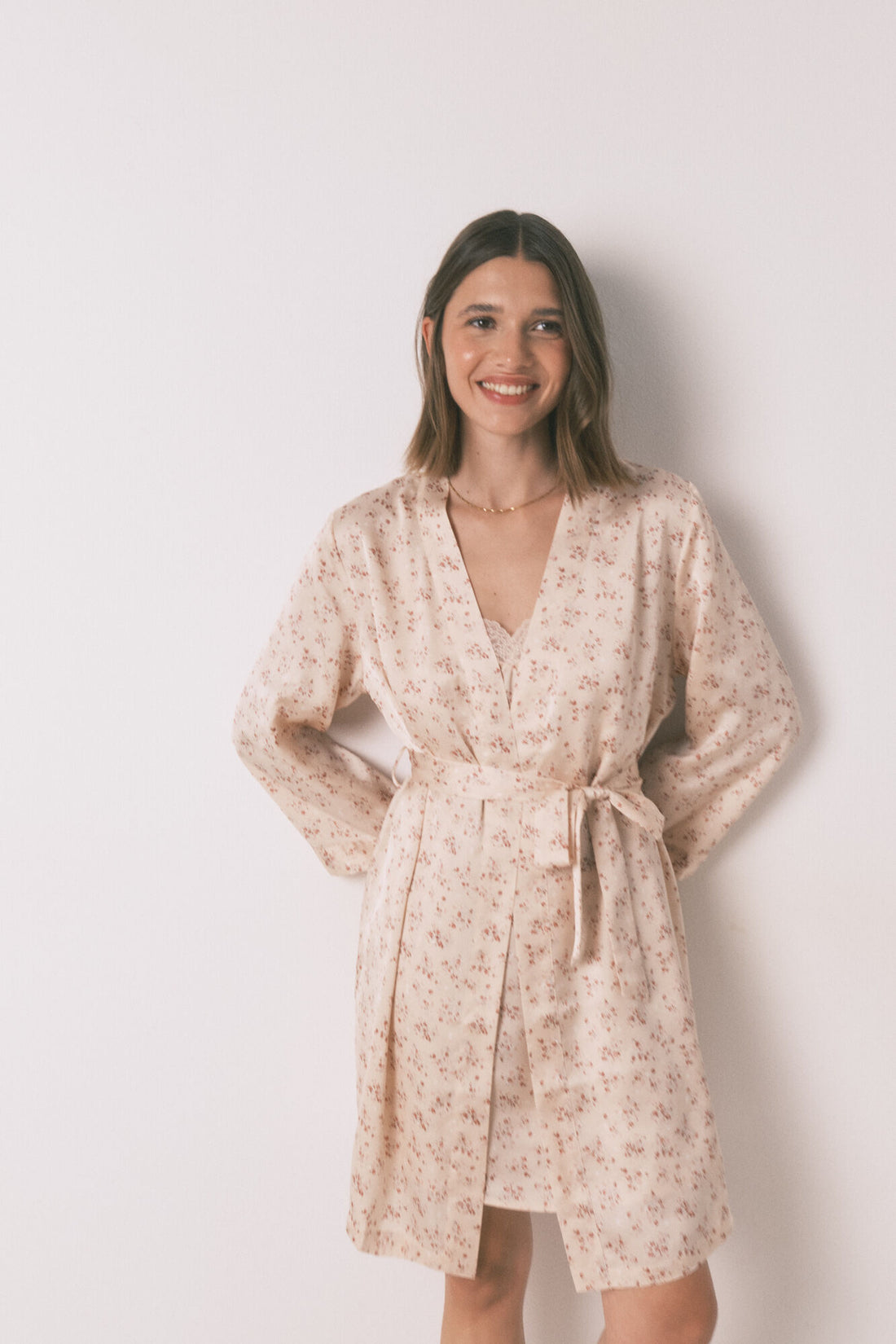 Women Secret_Pink_Loose Midi Satin Robe with Pink Flower_2532437_71_04