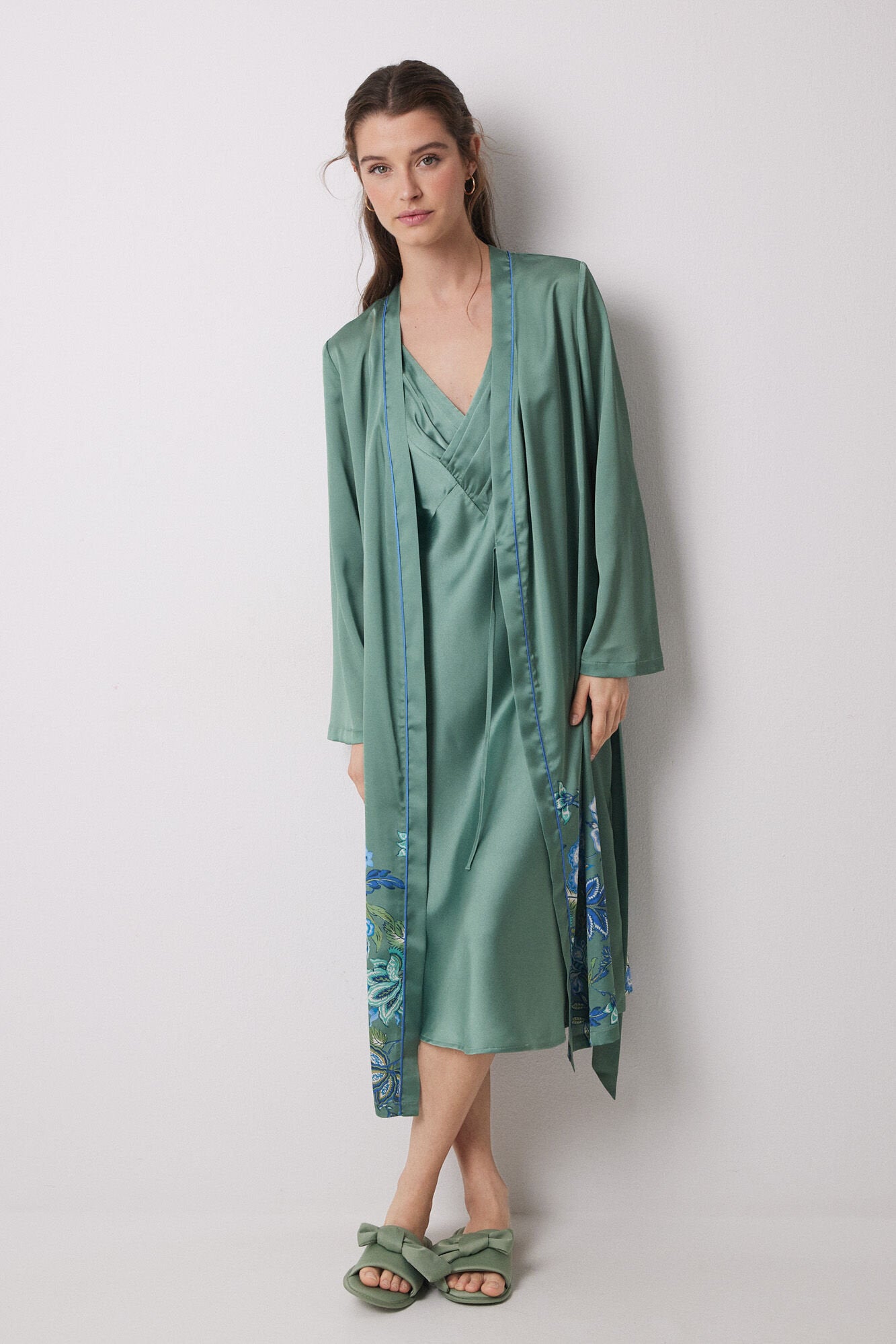 Women Secret_Green Satin Midi Robe with Flowers_2539002_21_01