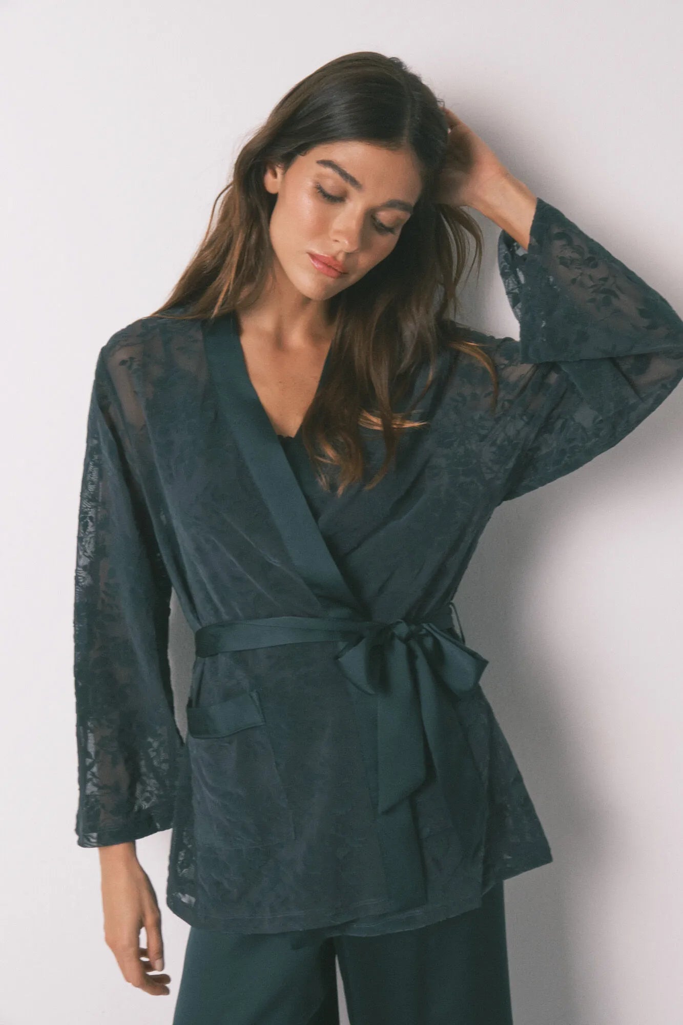 Women Secret_Bottle_Green Satin and Lace Pyjamas Set_2542473_20_03